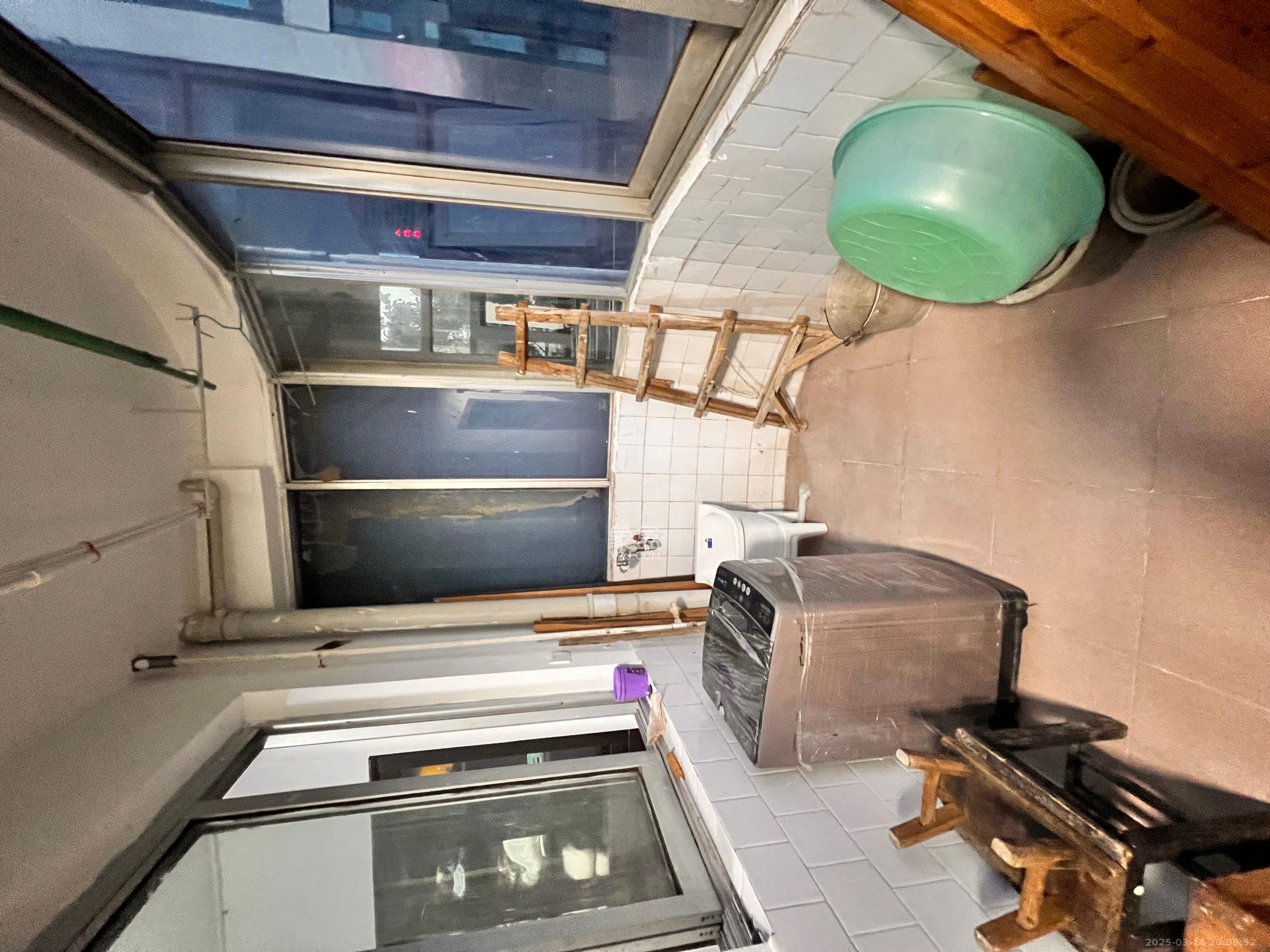 花鼓戏剧院宿舍 3室2厅1卫 3200.0元/月 花鼓戏剧院宿舍 3室2厅1卫 3200.0元/月室内图