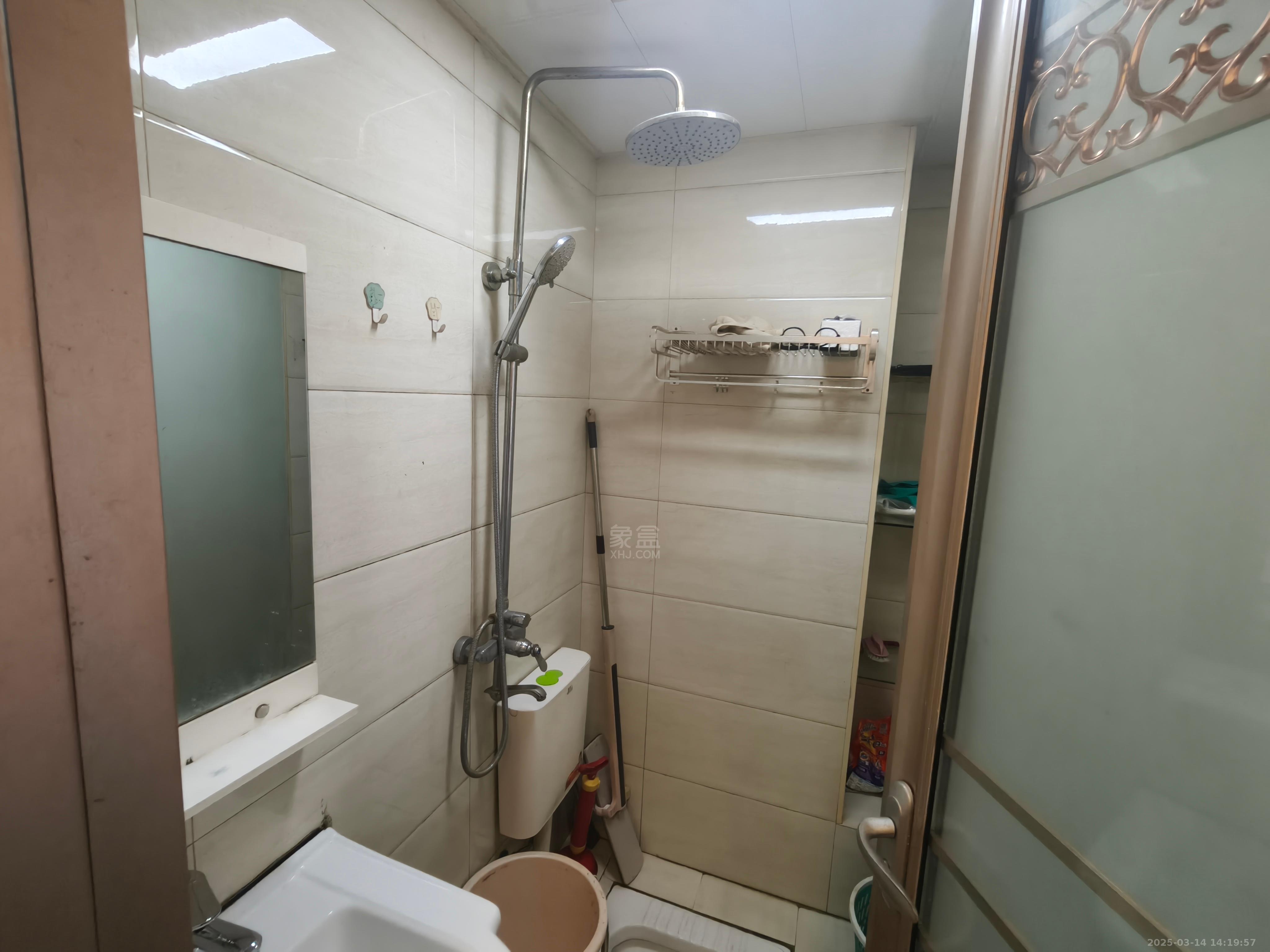 中建御山和苑 1室1厅1卫 1100.0元/月 中建御山和苑 1室1厅1卫 1100.0元/月室内图