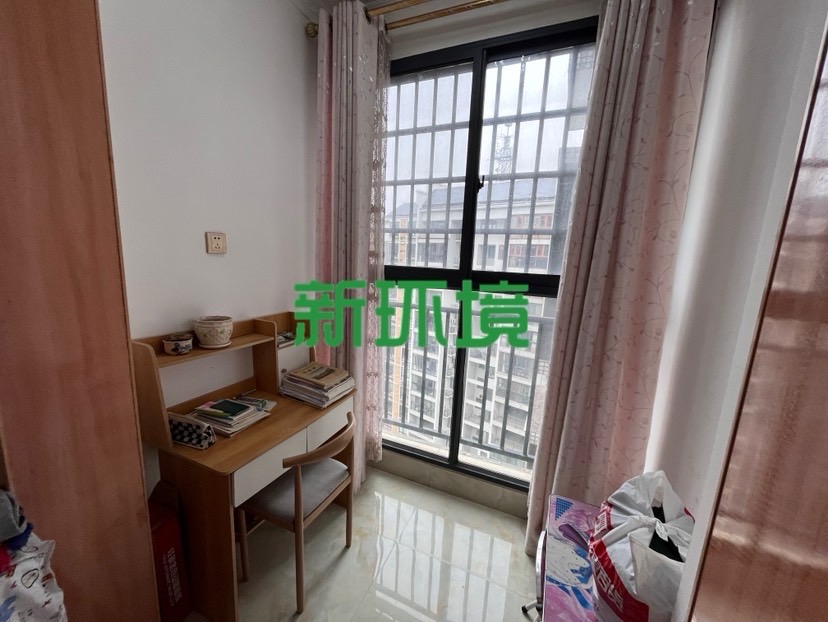 山城上品  2室2厅1卫   60.80万客厅