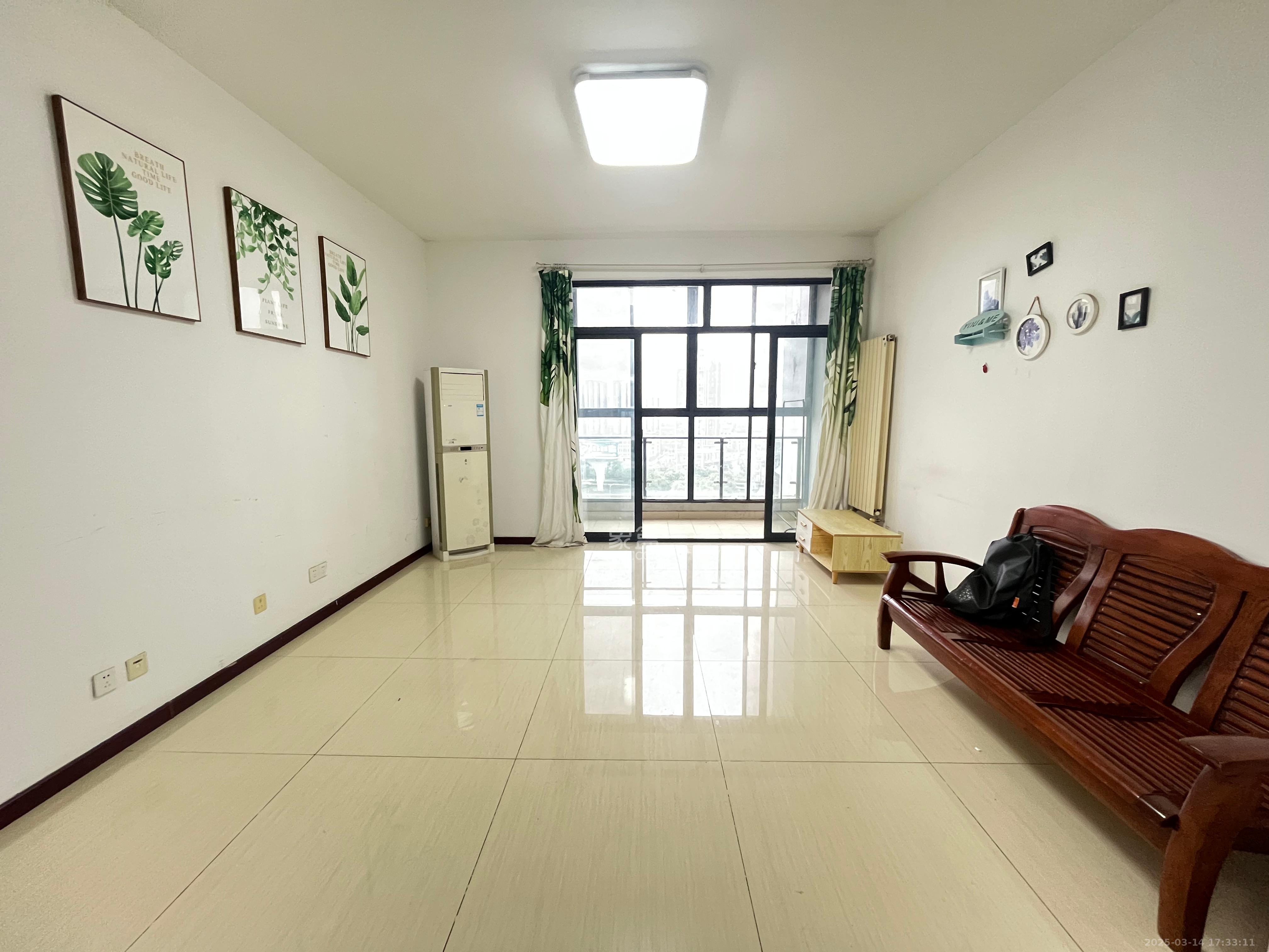 阳光100三期  3室2厅2卫   2600.00元/月室内图