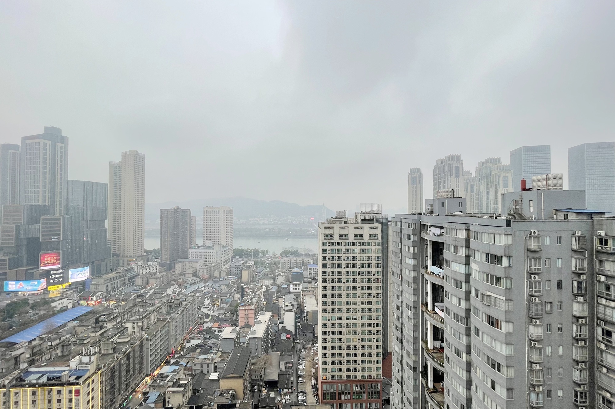嘉顿新天地  1室1厅1卫   40.00万阳台