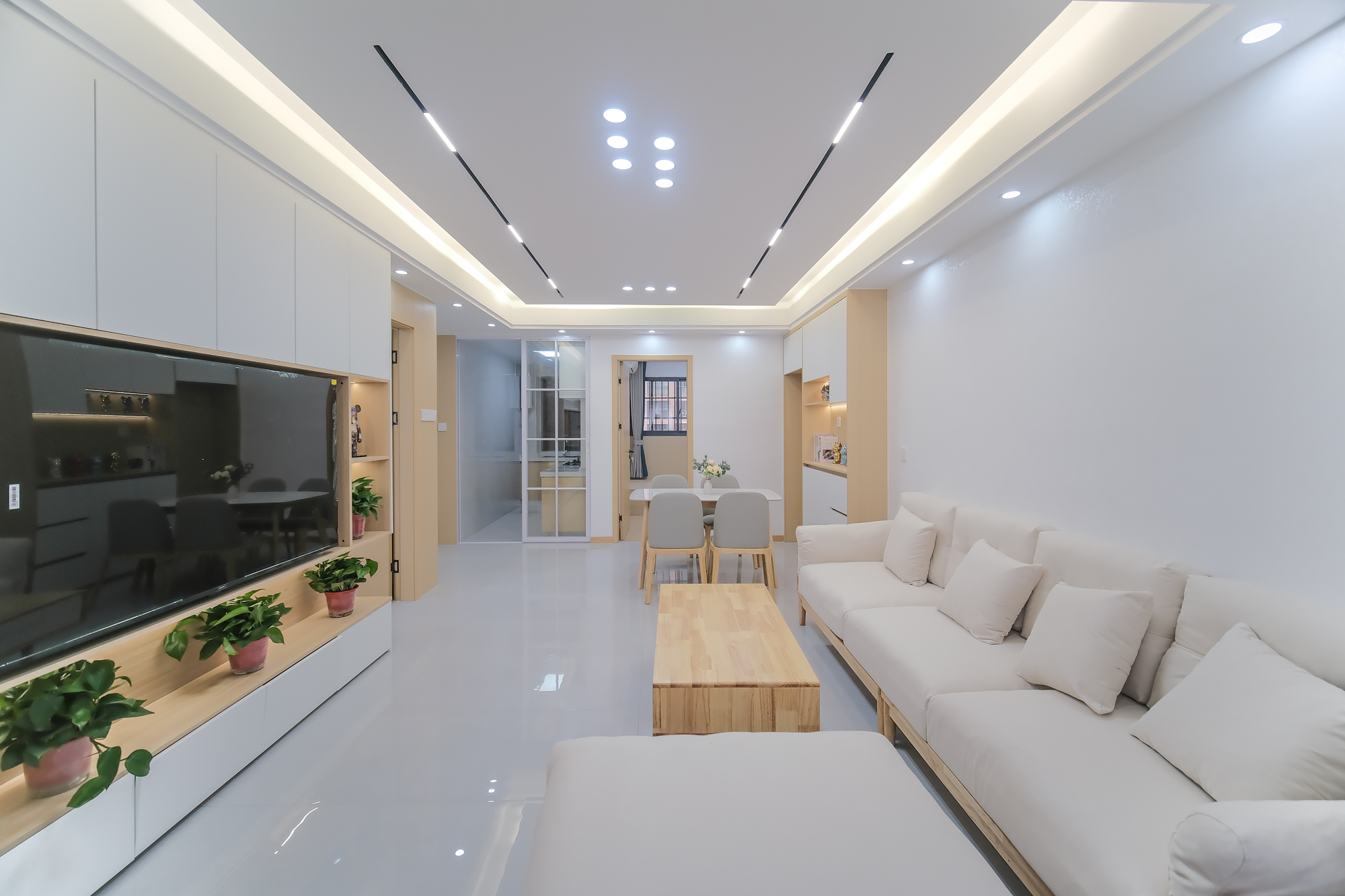 三一街区  3室2厅1卫   67.80万客厅