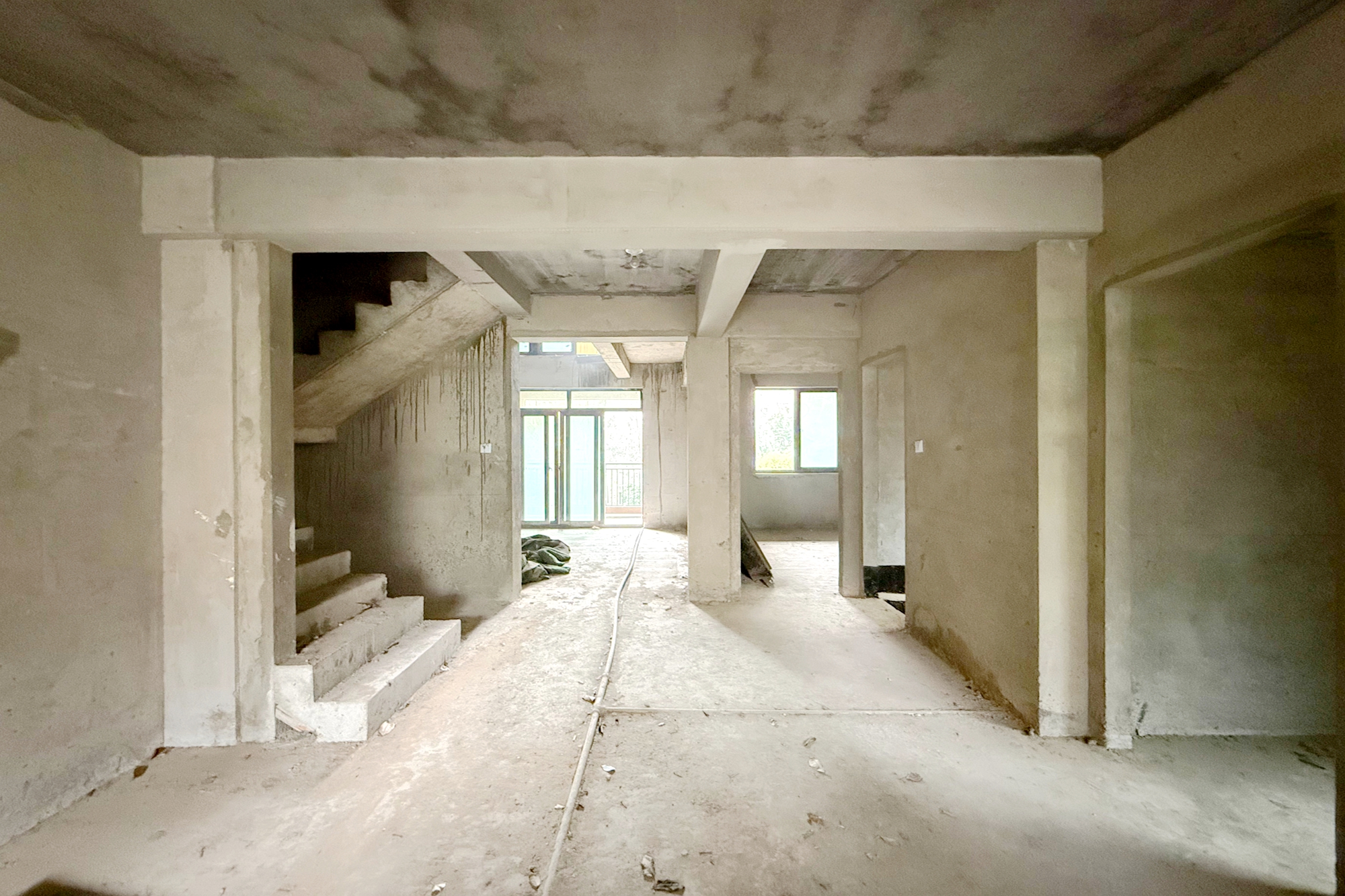 澳海澜庭 4室2厅2卫 103.0万 澳海澜庭 4室2厅2卫 103.0万客厅