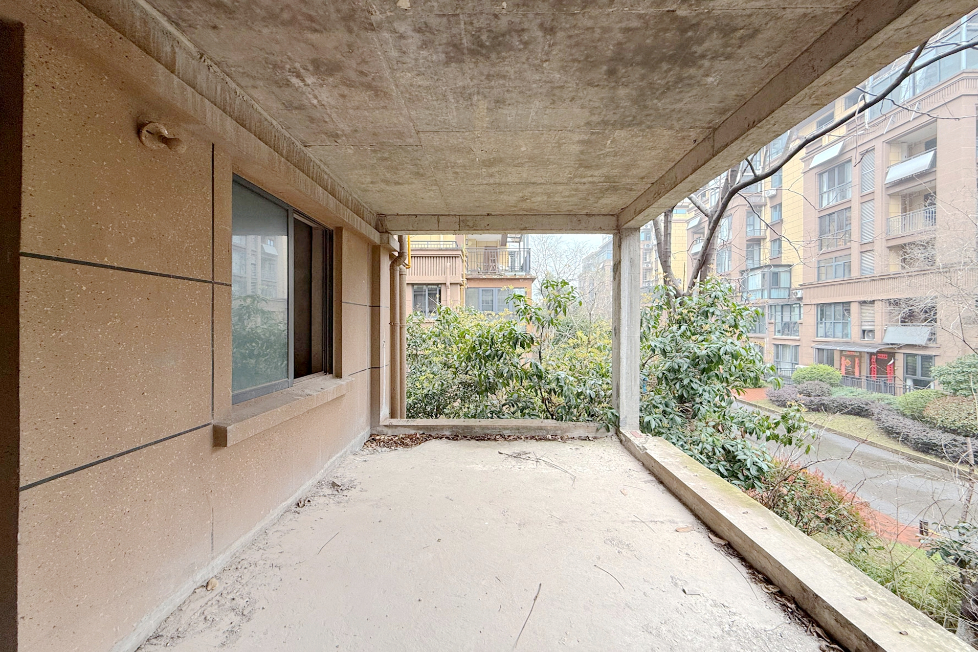 澳海澜庭 4室2厅2卫 103.0万 澳海澜庭 4室2厅2卫 103.0万阳台