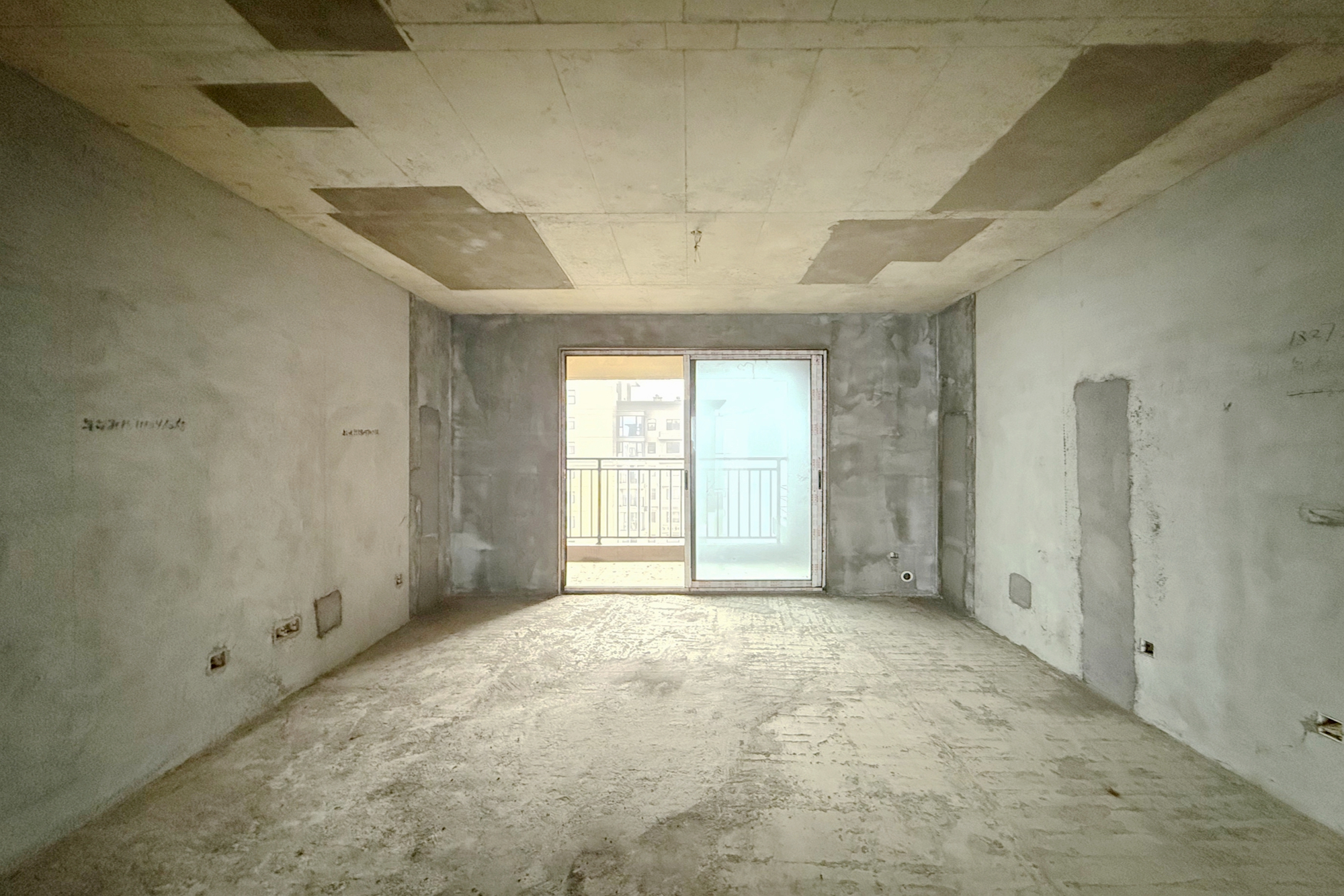 大汉汉府一期 5室2厅2卫 79.8万 大汉汉府一期 5室2厅2卫 79.8万客厅