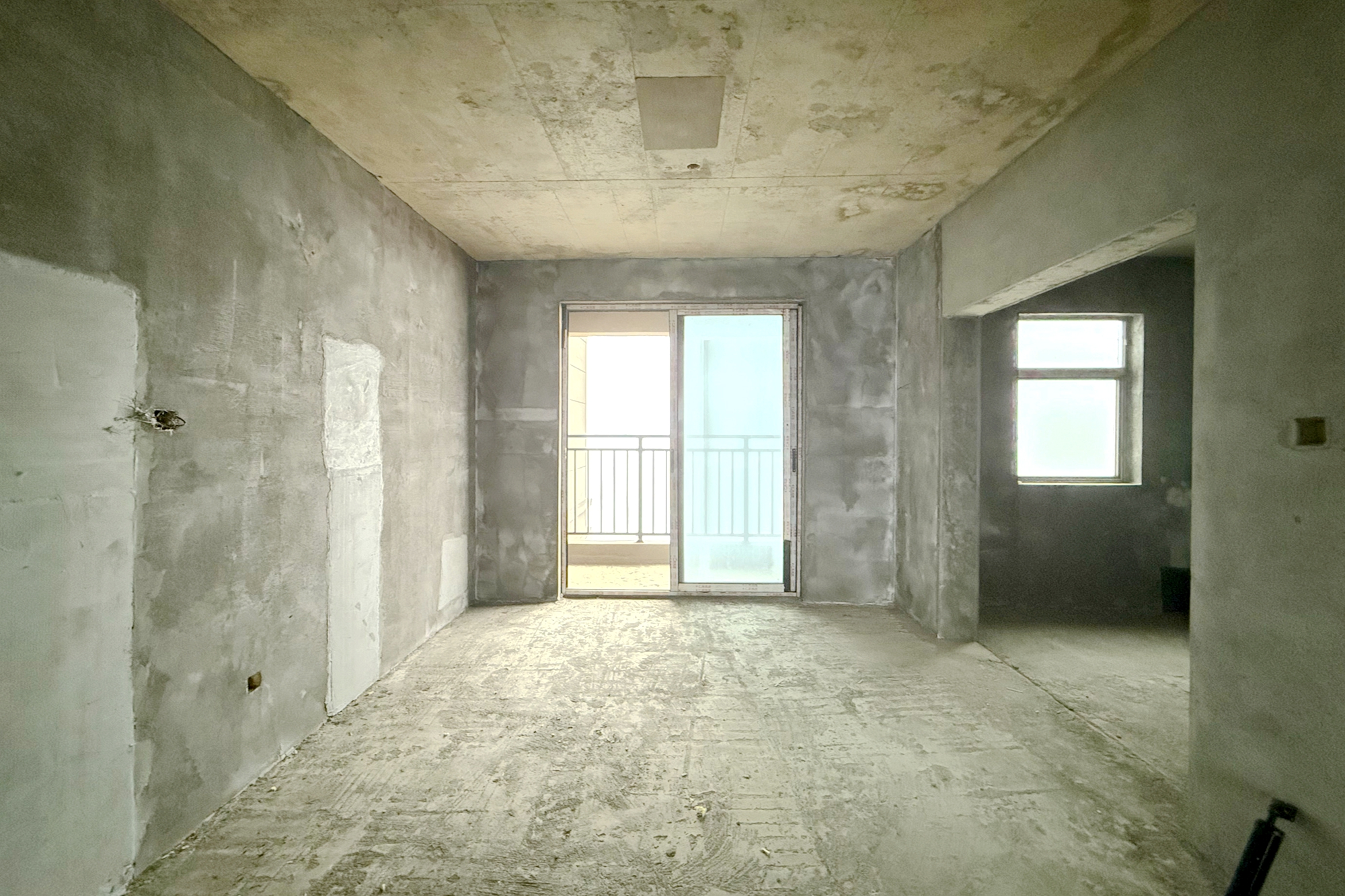 大汉汉府一期 5室2厅2卫 79.8万 大汉汉府一期 5室2厅2卫 79.8万客厅