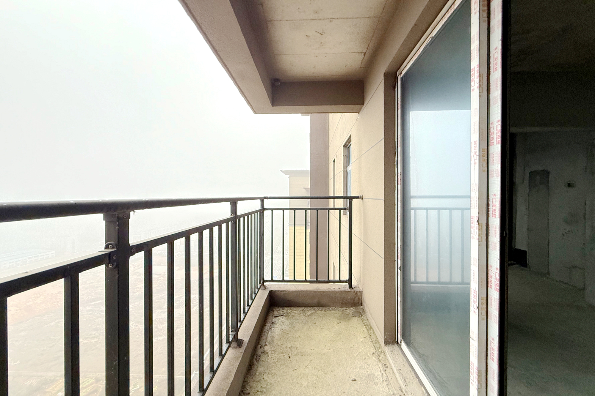 大汉汉府一期 5室2厅2卫 79.8万 大汉汉府一期 5室2厅2卫 79.8万阳台