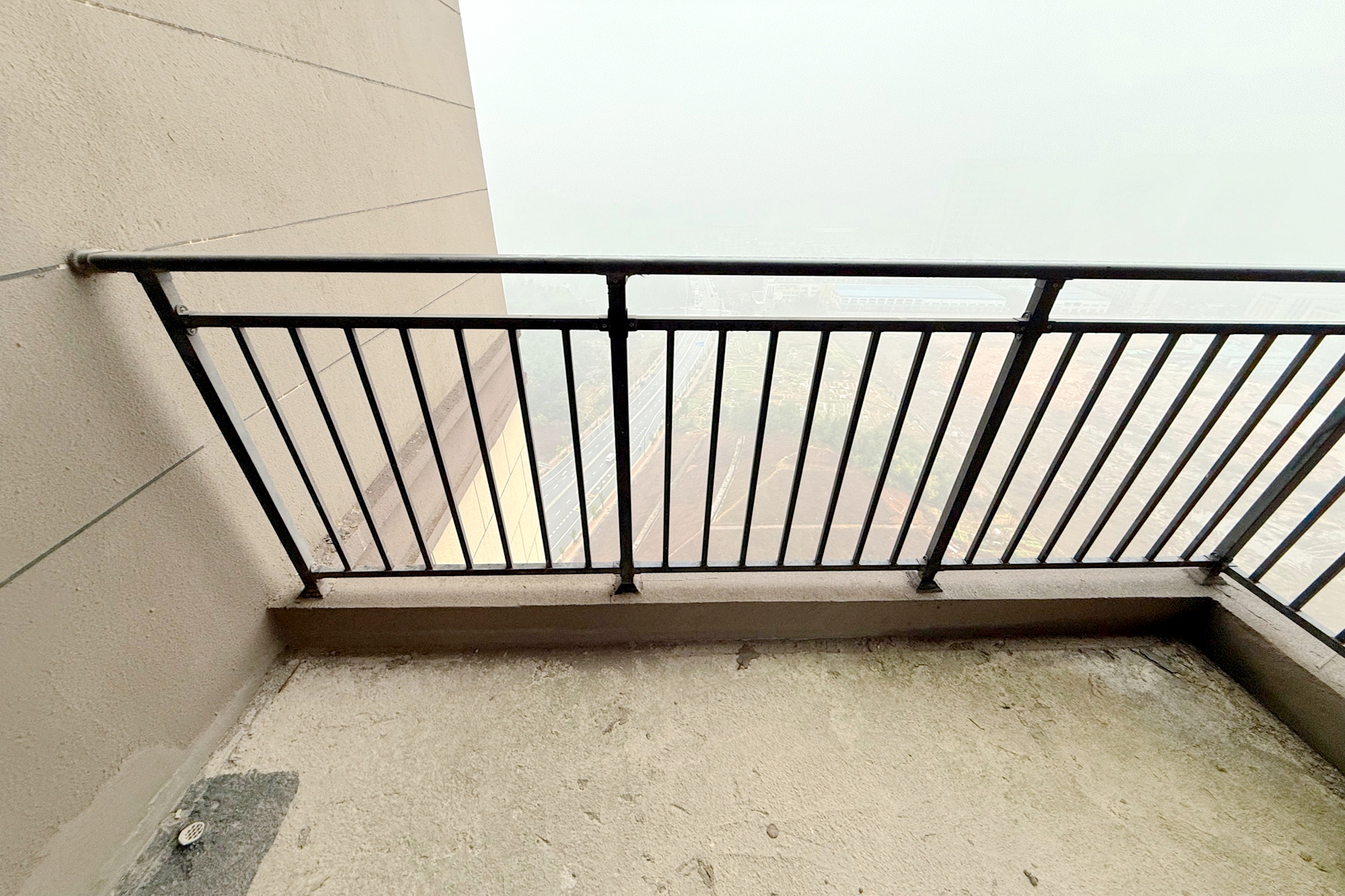 大汉汉府一期 5室2厅2卫 79.8万 大汉汉府一期 5室2厅2卫 79.8万阳台