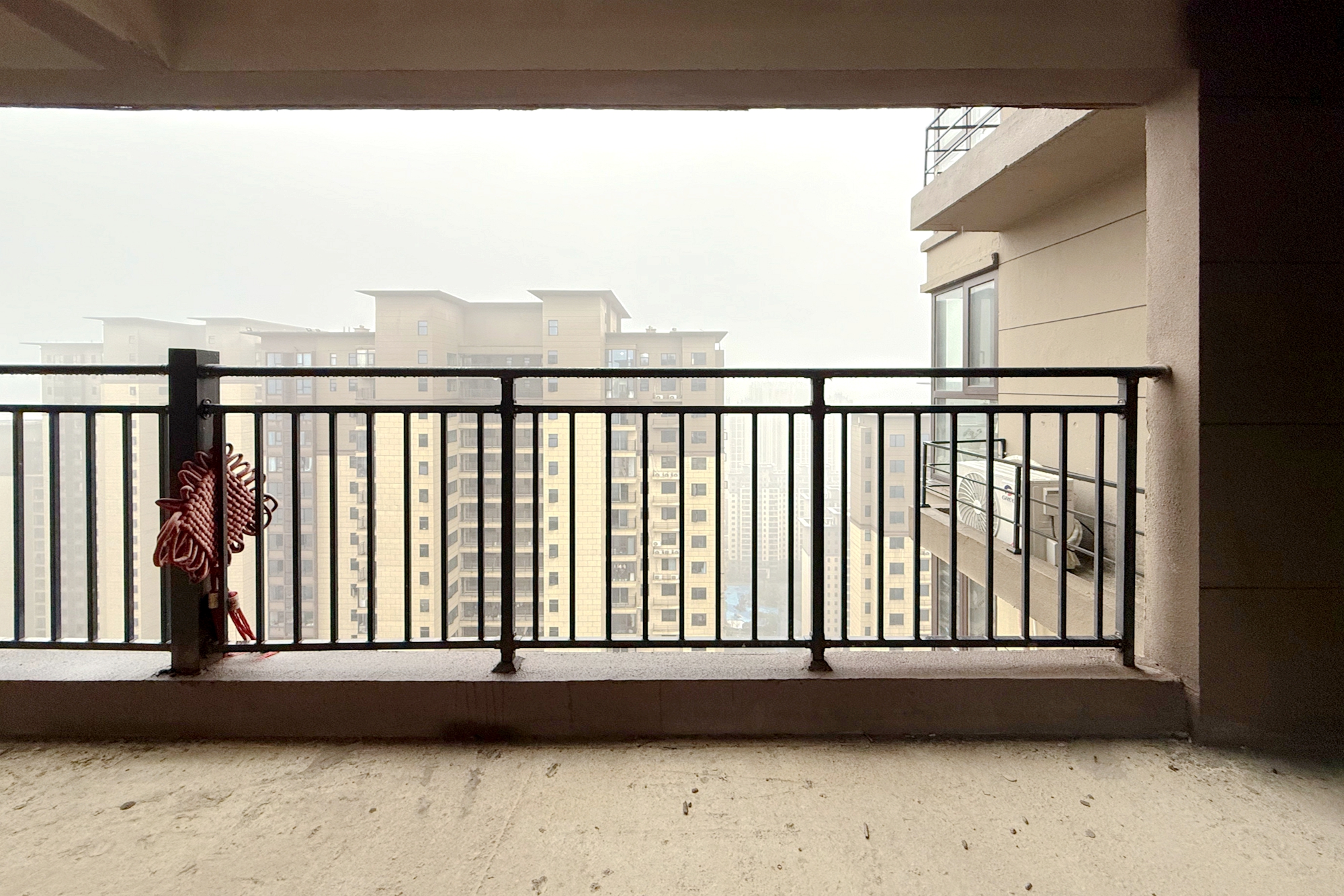 大汉汉府一期 5室2厅2卫 79.8万 大汉汉府一期 5室2厅2卫 79.8万阳台