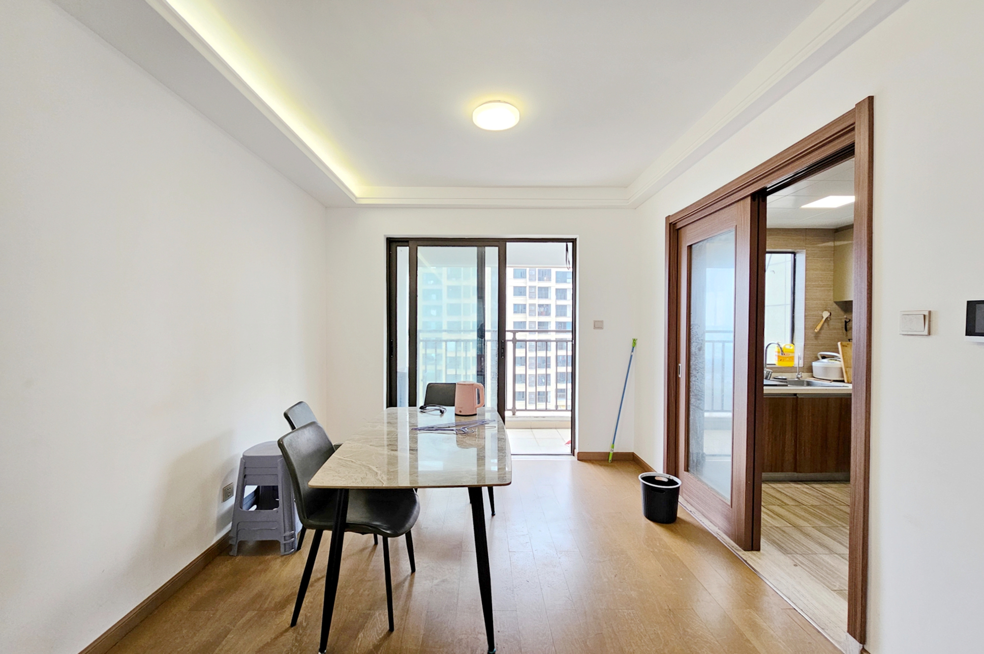 阳光城尚东湾青柠园 4室2厅2卫 130.0万 阳光城尚东湾青柠园 4室2厅2卫 130.0万客厅