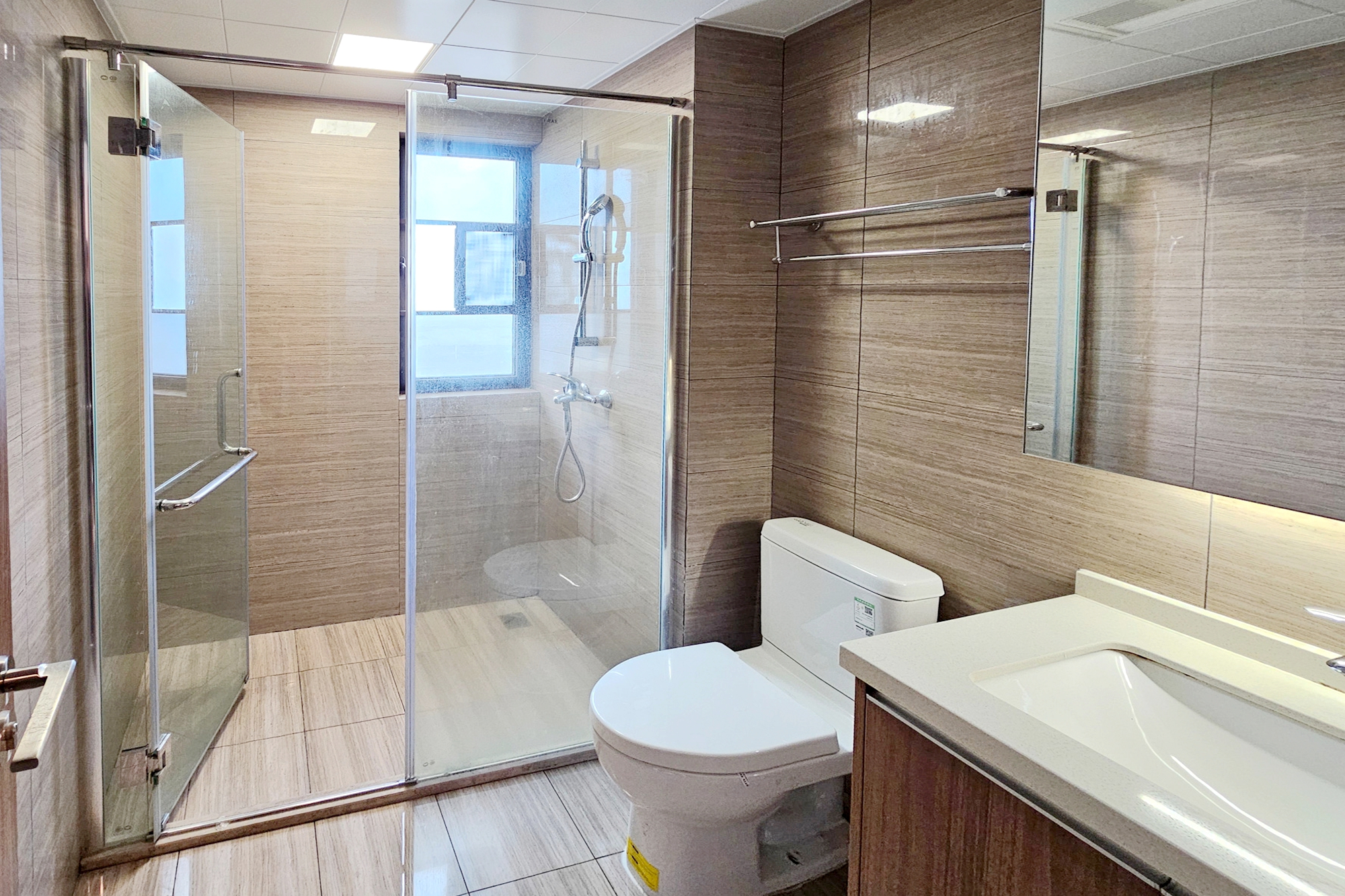 阳光城尚东湾青柠园 4室2厅2卫 130.0万 阳光城尚东湾青柠园 4室2厅2卫 130.0万卫生间