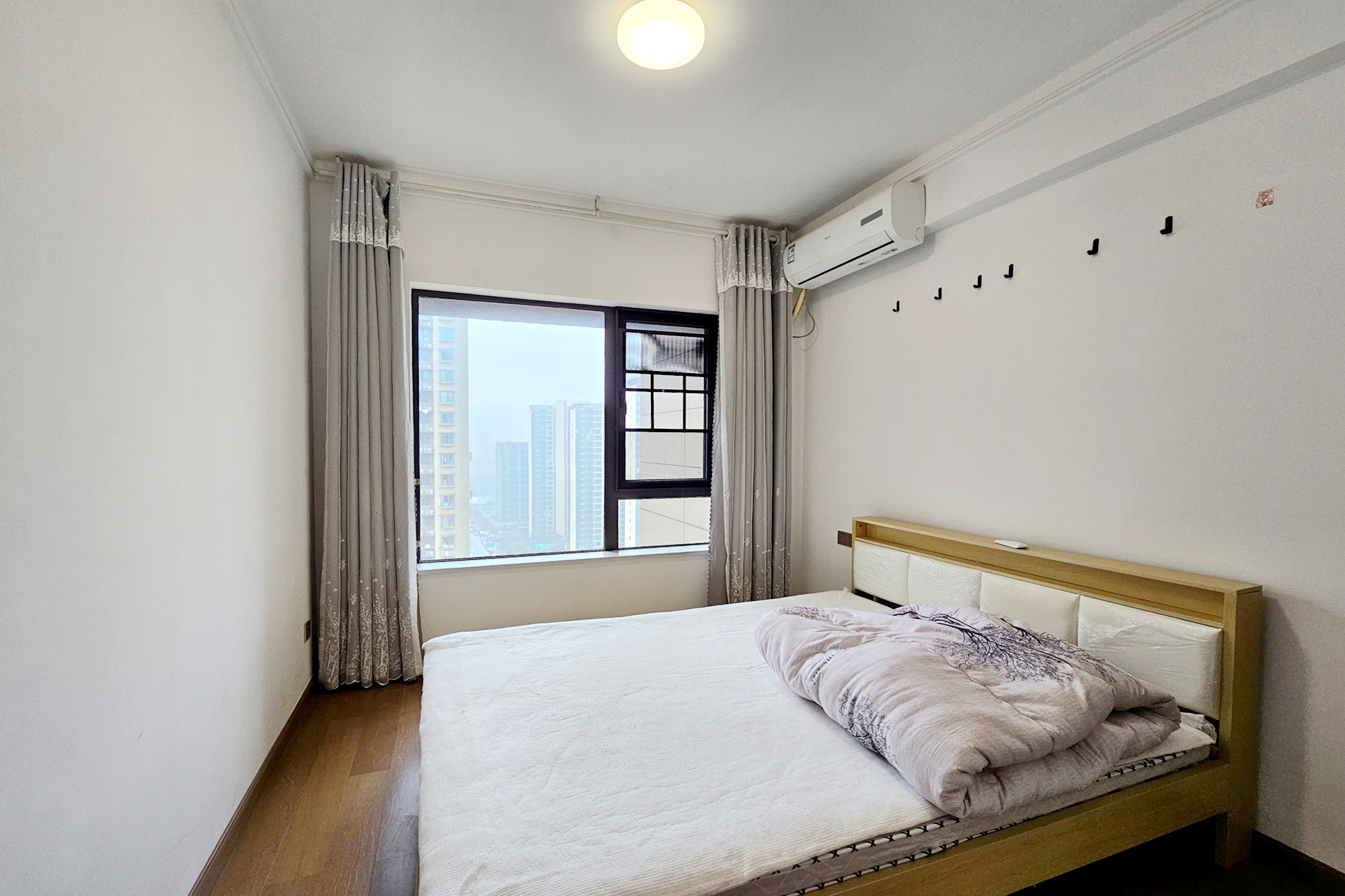 阳光城尚东湾青柠园 4室2厅2卫 130.0万 阳光城尚东湾青柠园 4室2厅2卫 130.0万卧室