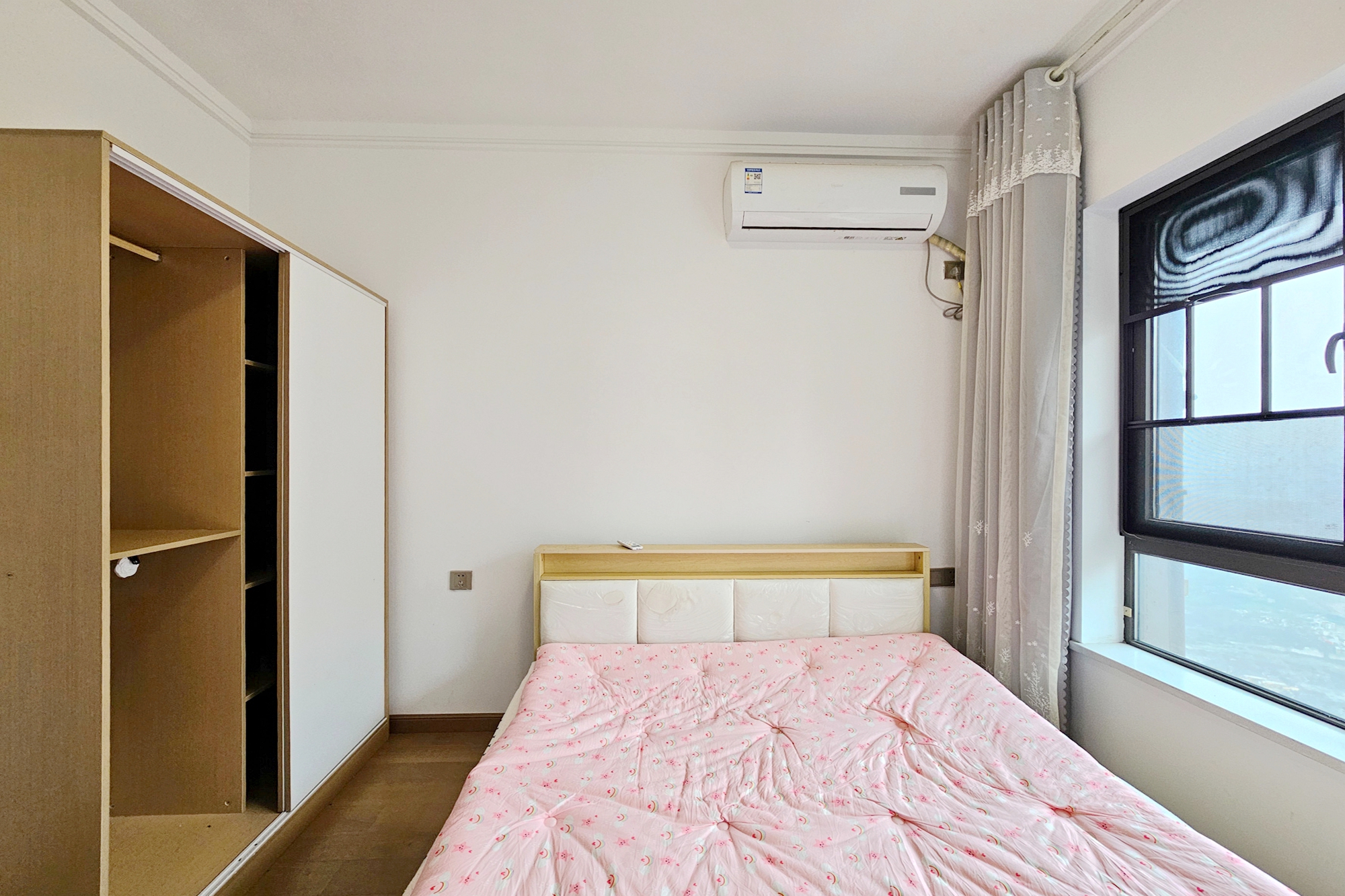 阳光城尚东湾青柠园 4室2厅2卫 130.0万 阳光城尚东湾青柠园 4室2厅2卫 130.0万卧室