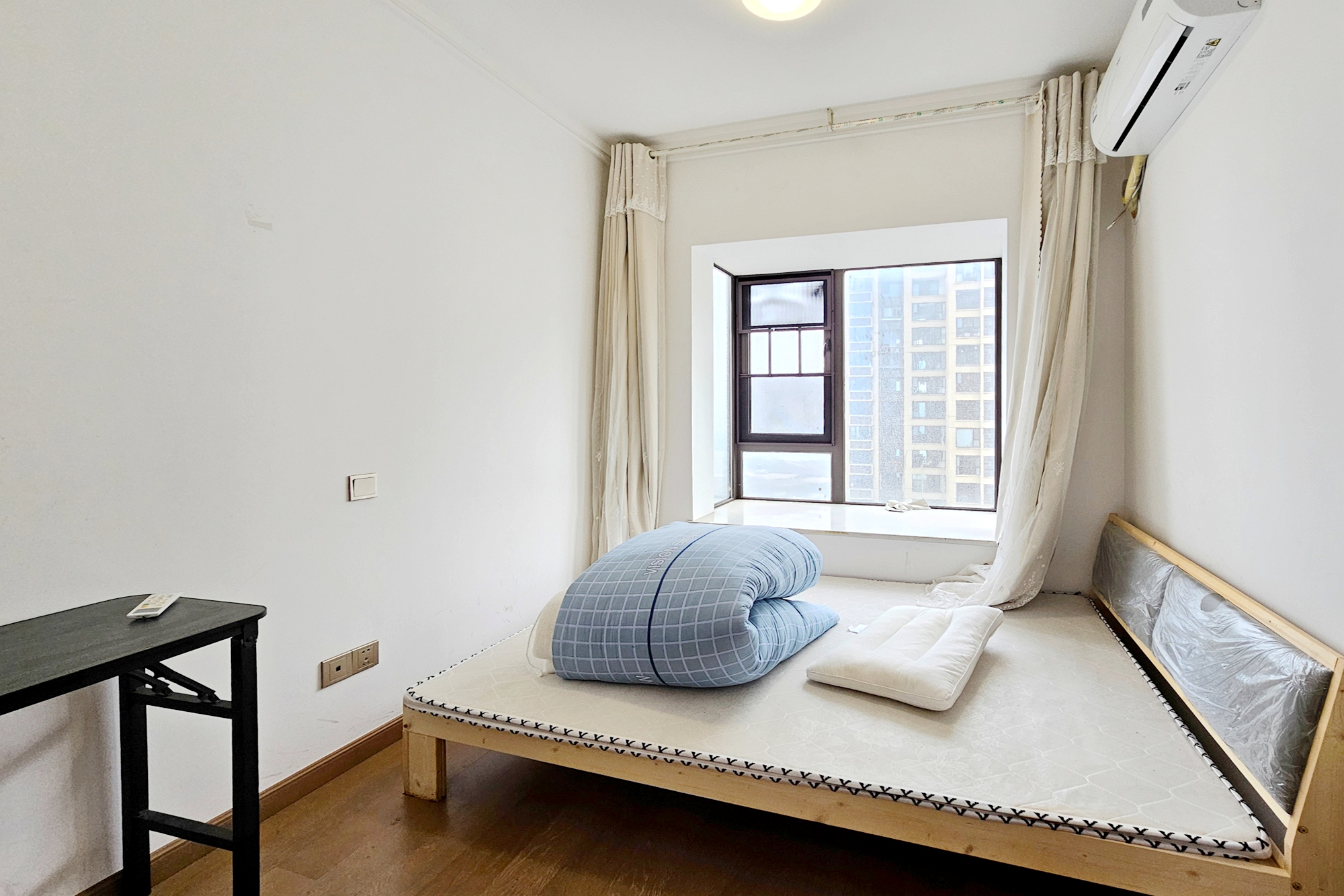 阳光城尚东湾青柠园 4室2厅2卫 130.0万 阳光城尚东湾青柠园 4室2厅2卫 130.0万卧室