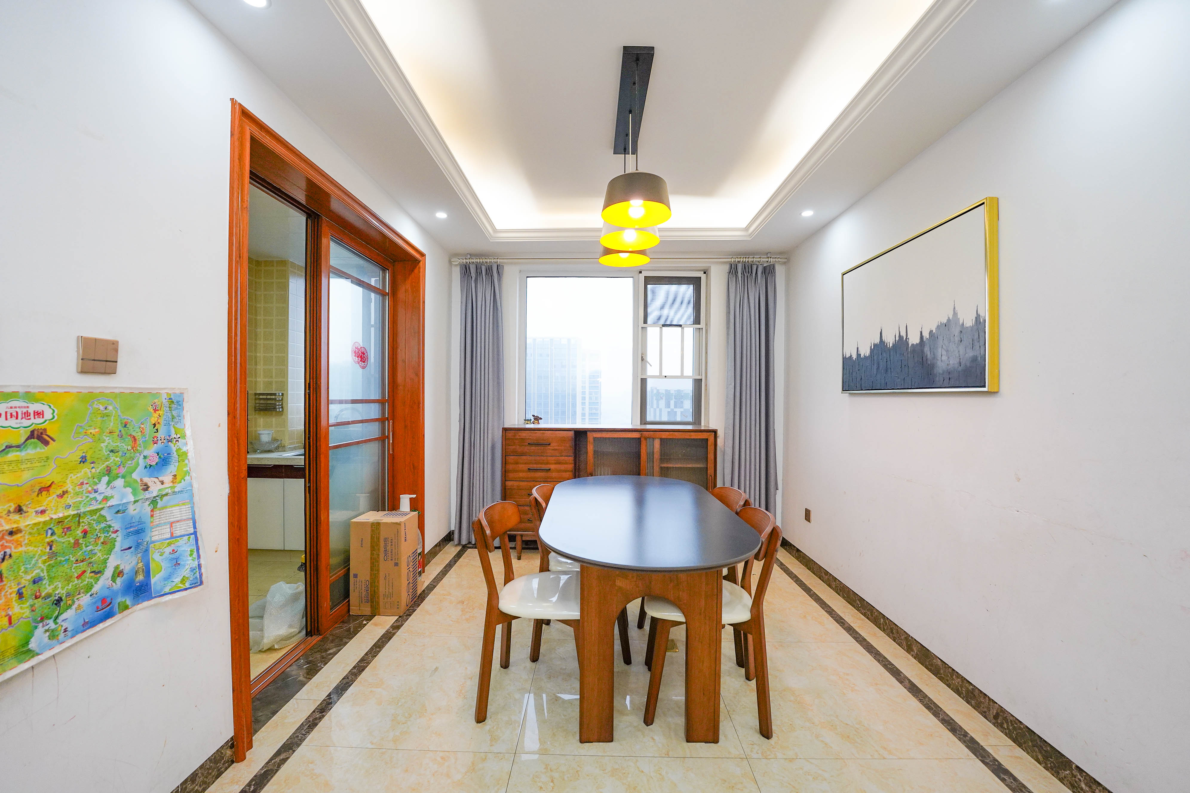 丽发新城 3室2厅2卫 99.8万 丽发新城 3室2厅2卫 99.8万客厅