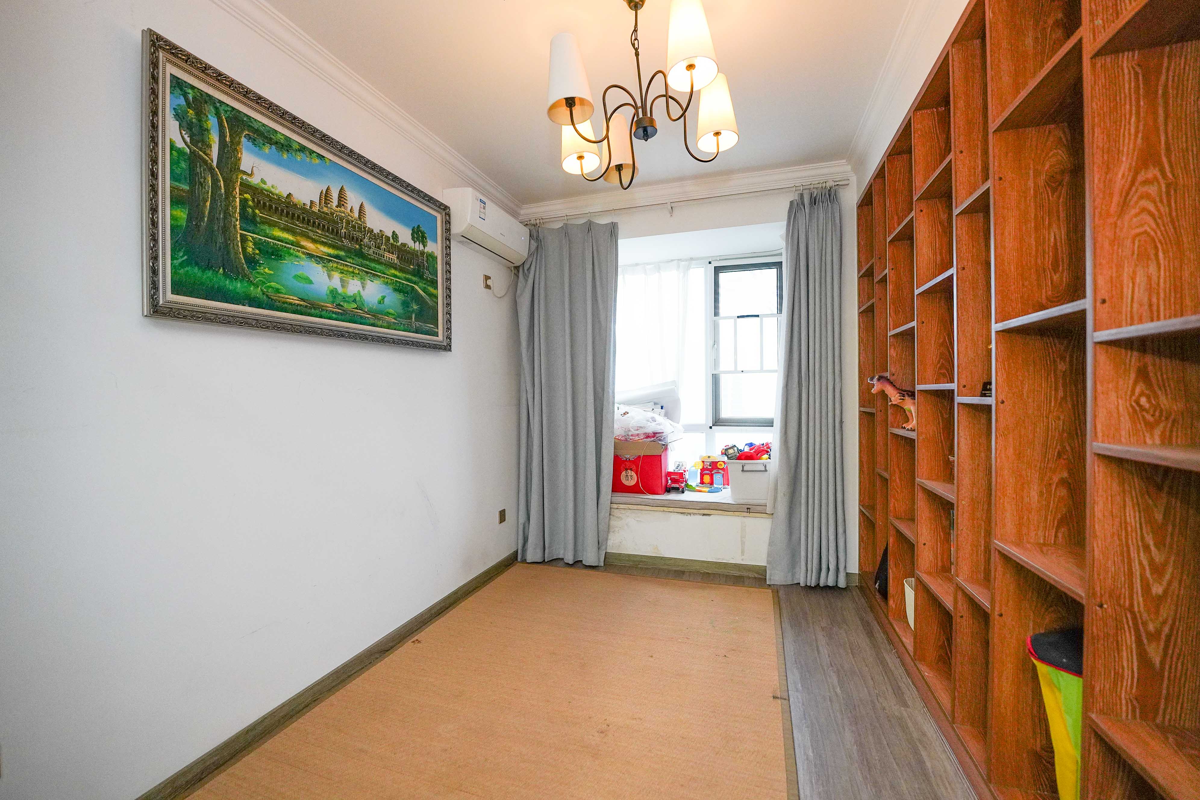 丽发新城 3室2厅2卫 99.8万 丽发新城 3室2厅2卫 99.8万卧室