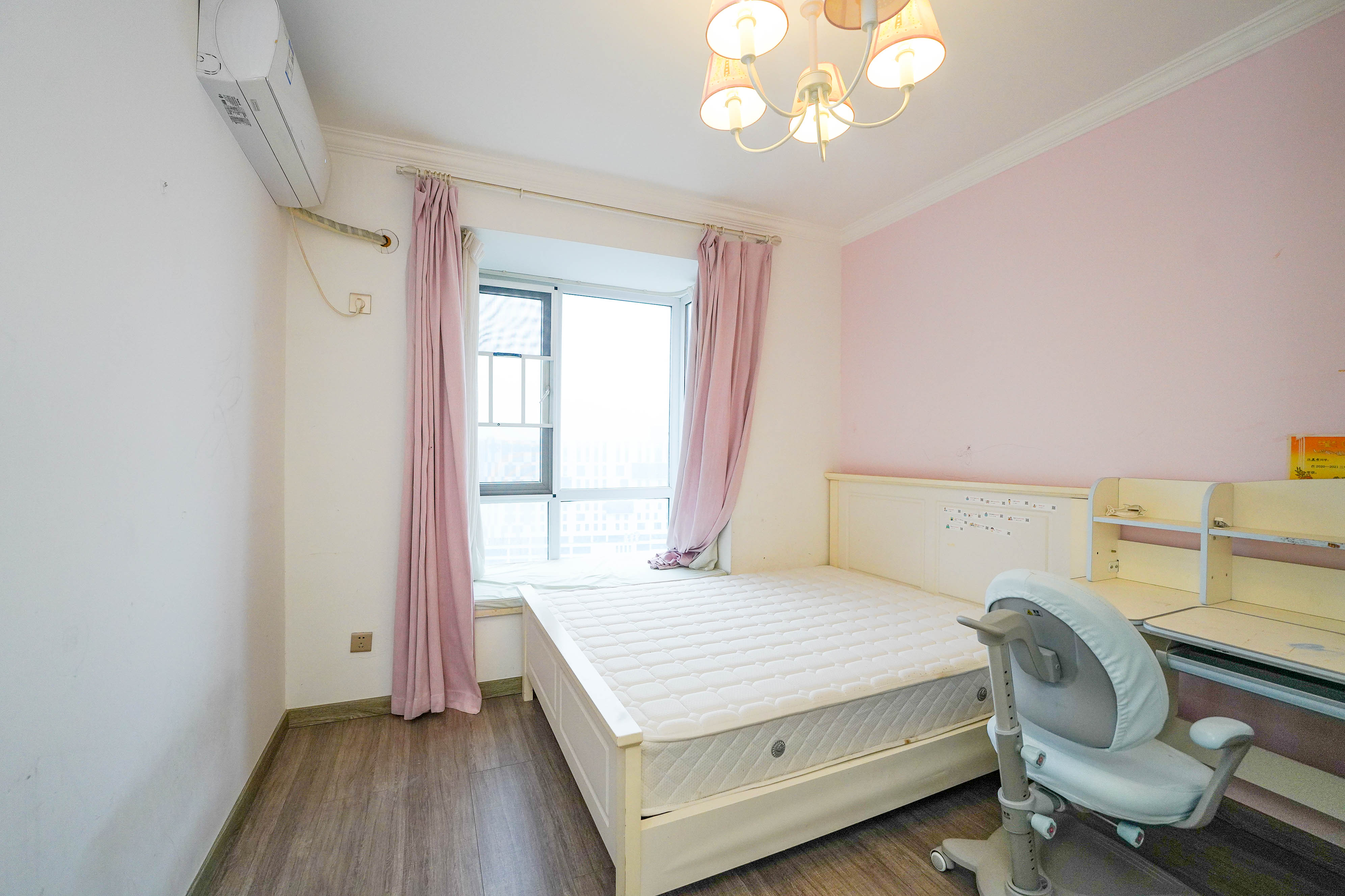 丽发新城 3室2厅2卫 99.8万 丽发新城 3室2厅2卫 99.8万卧室