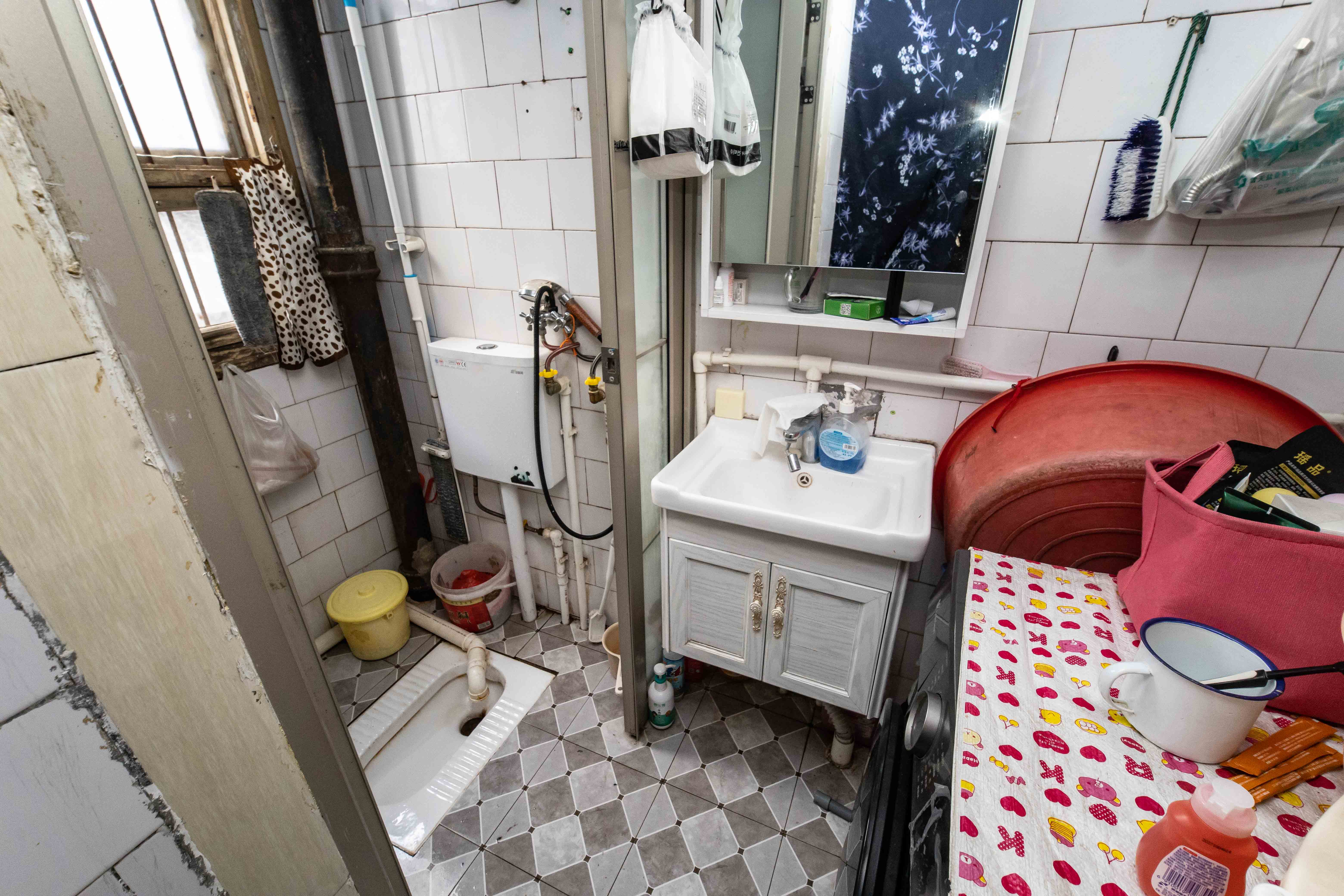 东二环黄兴医院宿舍（长峰医院宿舍、湘城医院）  3室1厅1卫    42.8万卫生间