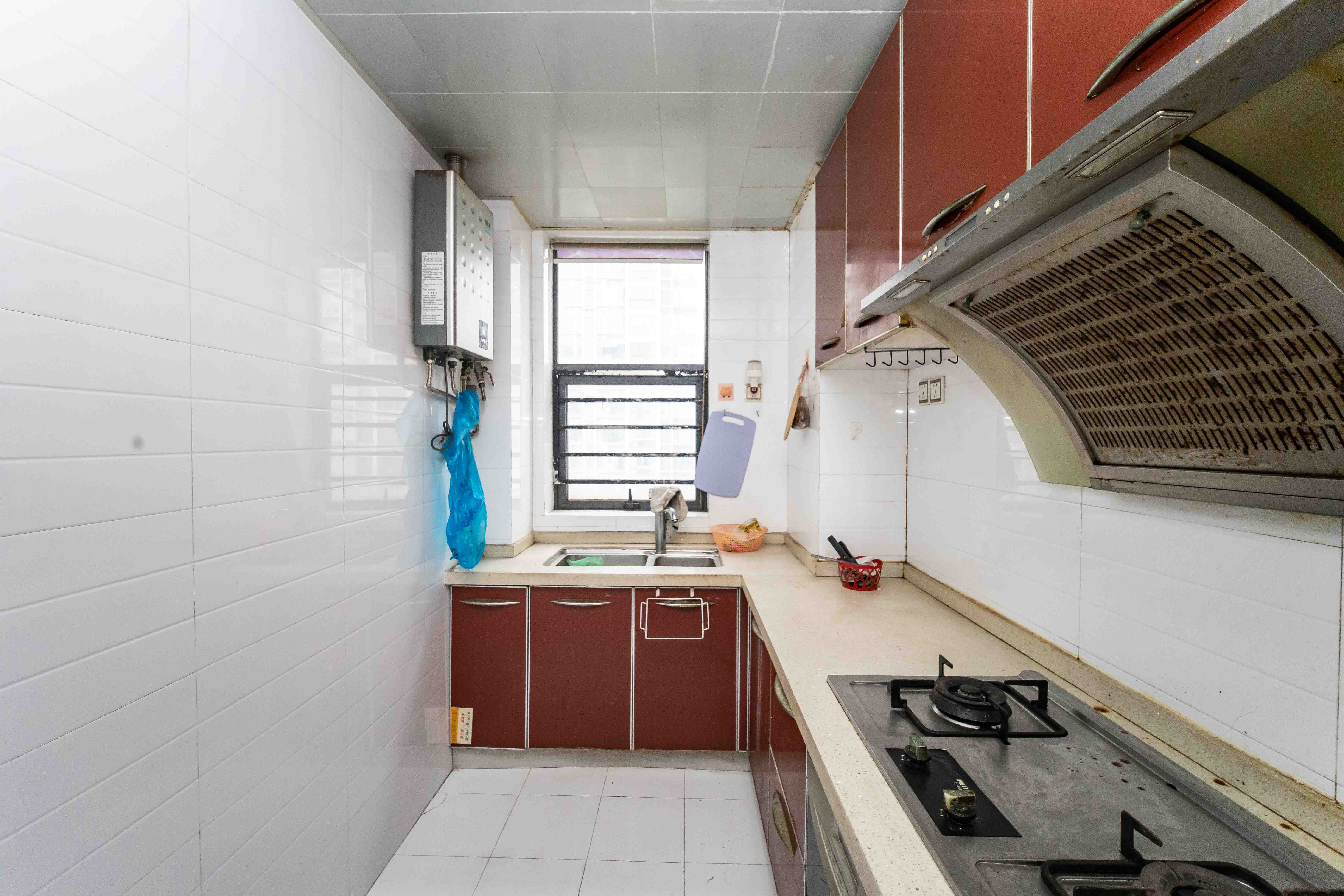 尚东紫郡  3室2厅2卫    108.0万 尚东紫郡  3室2厅2卫    108.0万厨房