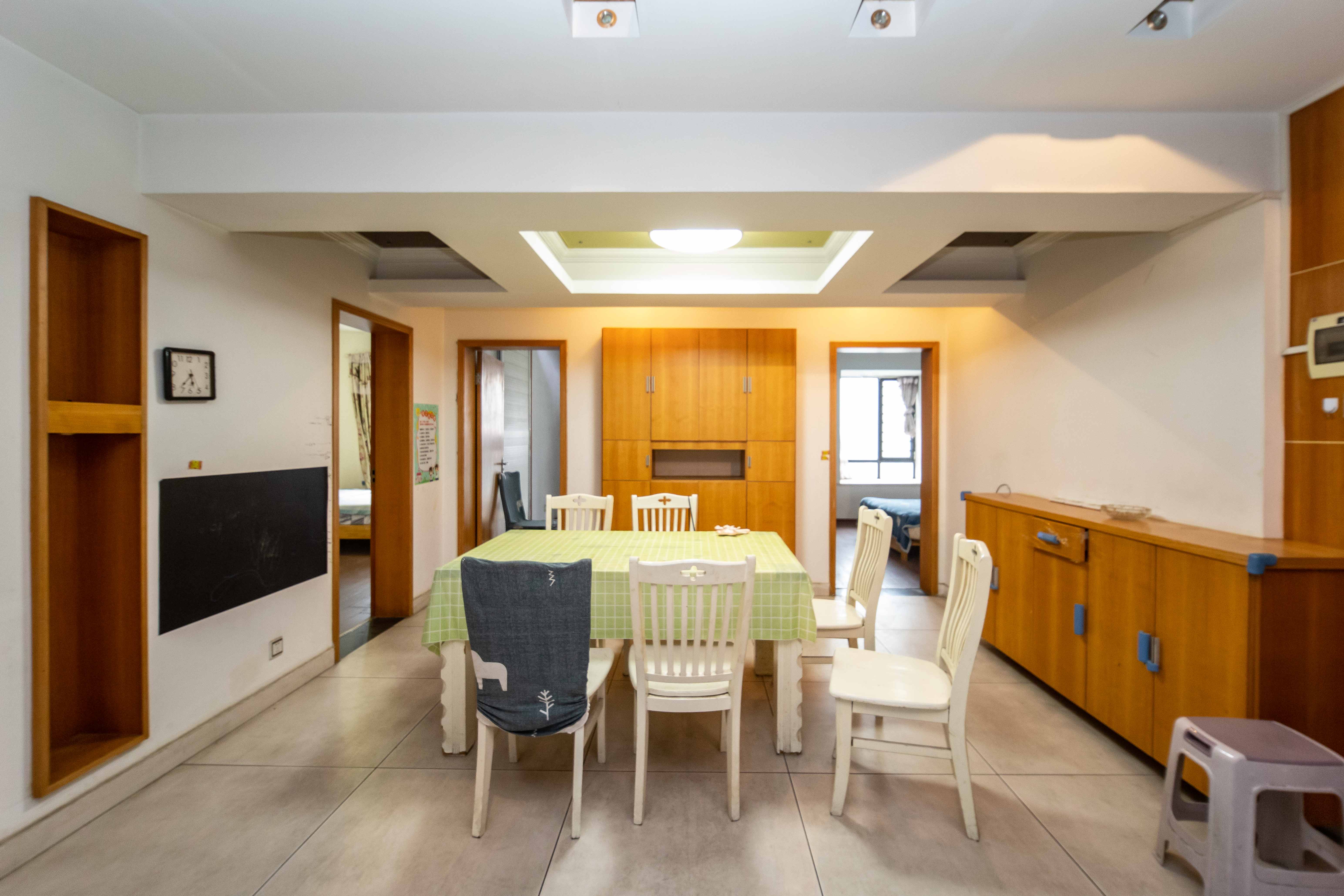 尚东紫郡  3室2厅2卫    108.0万 尚东紫郡  3室2厅2卫    108.0万客厅