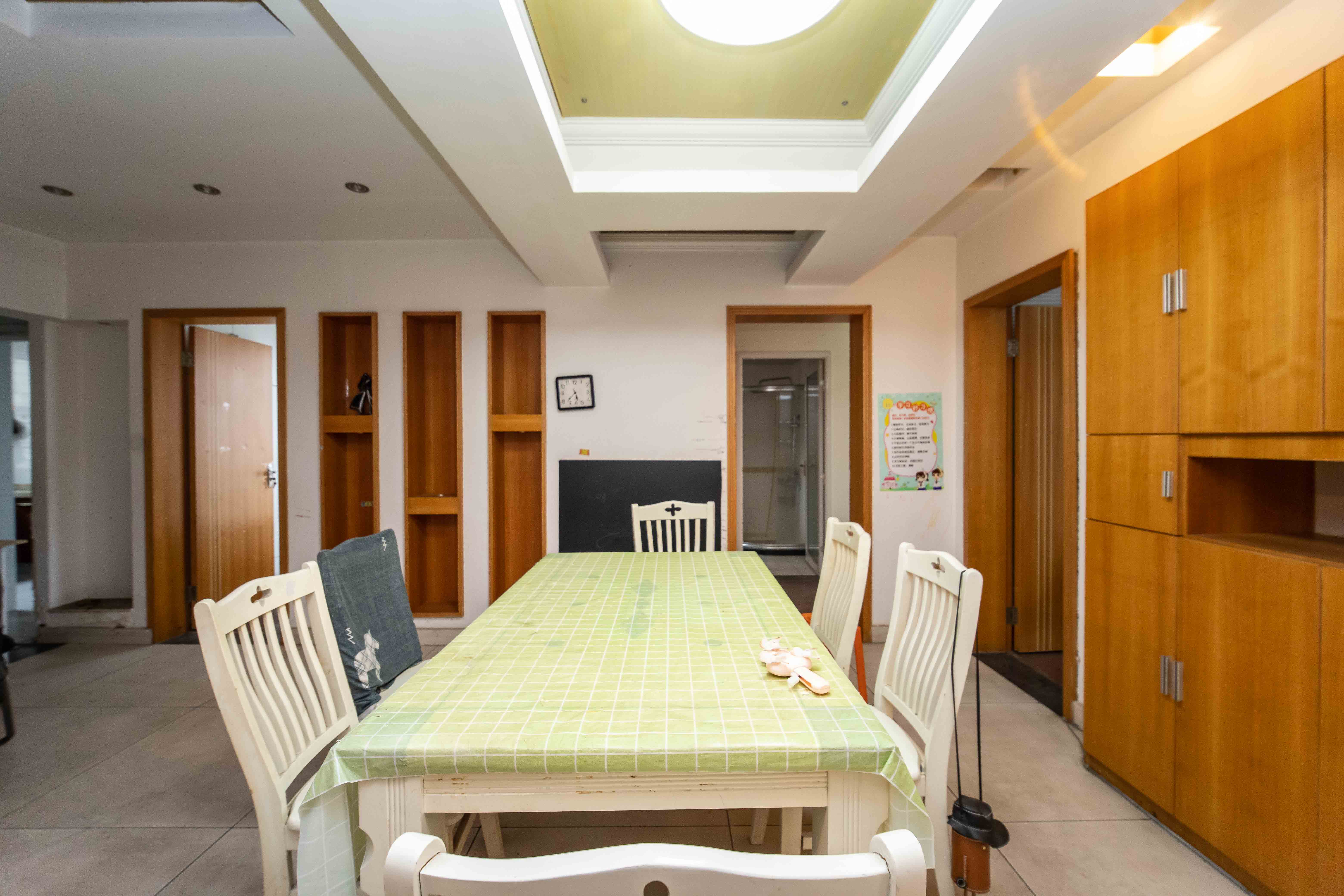 尚东紫郡  3室2厅2卫    108.0万 尚东紫郡  3室2厅2卫    108.0万客厅