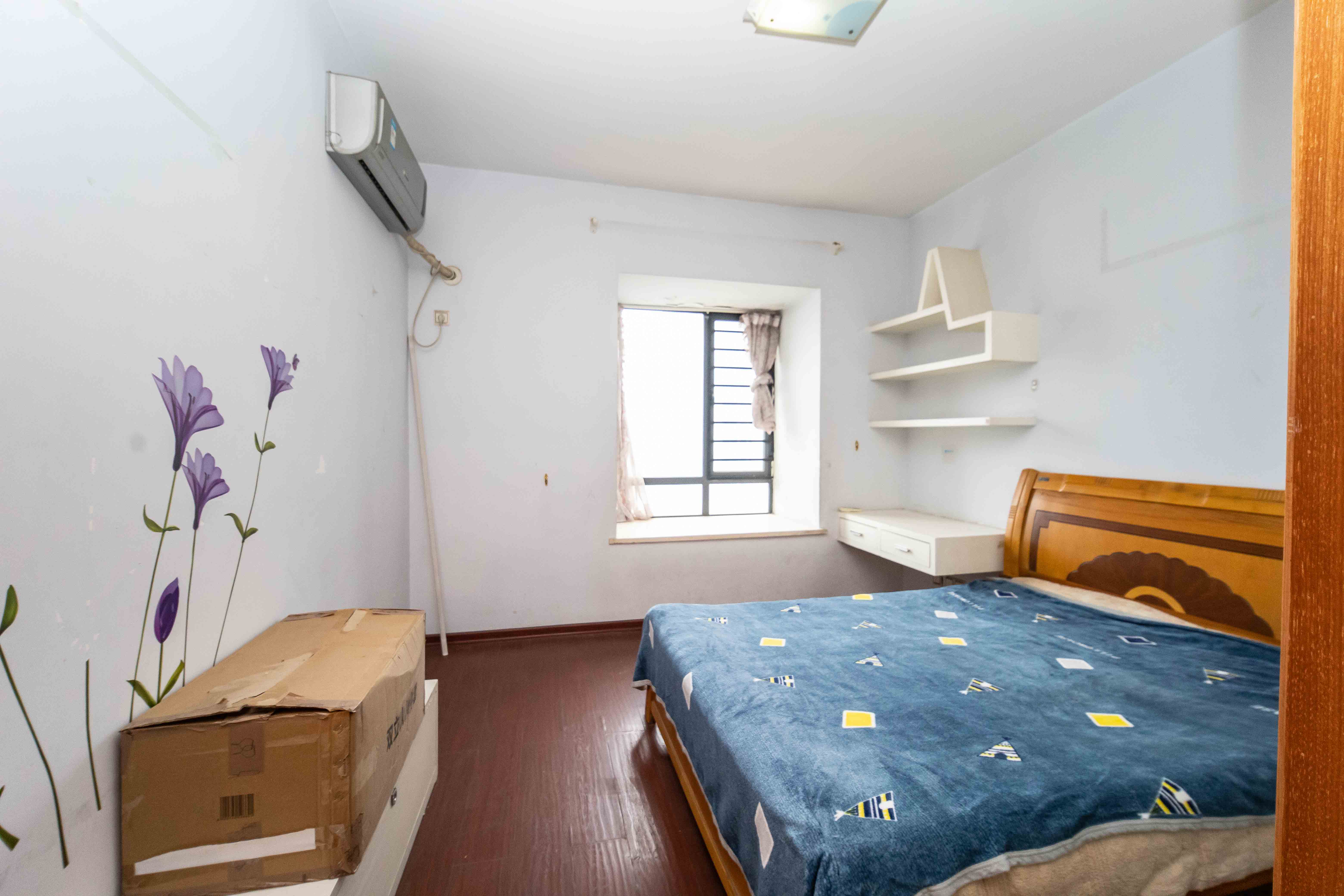 尚东紫郡  3室2厅2卫    108.0万 尚东紫郡  3室2厅2卫    108.0万卧室