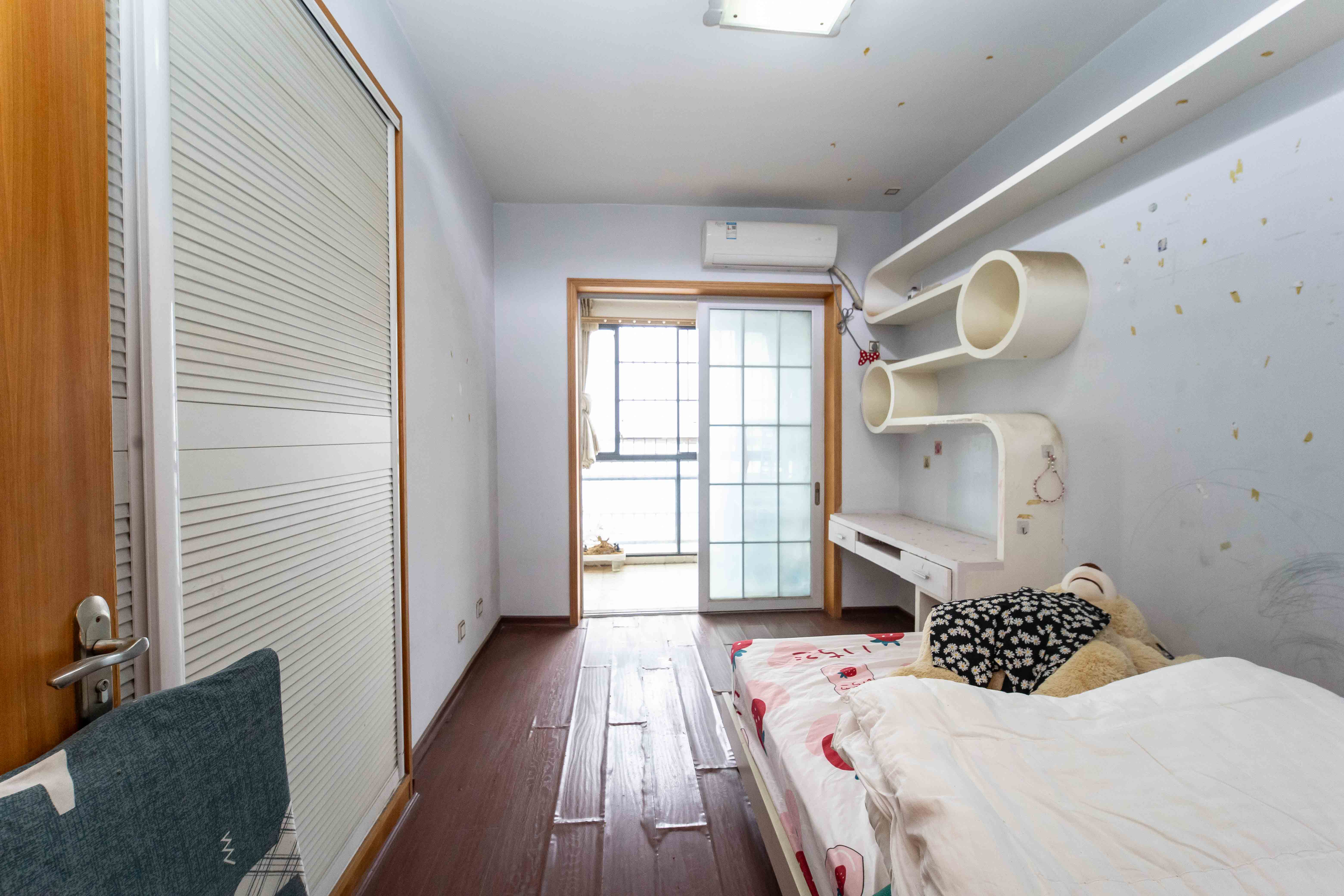 尚东紫郡  3室2厅2卫    108.0万 尚东紫郡  3室2厅2卫    108.0万卧室