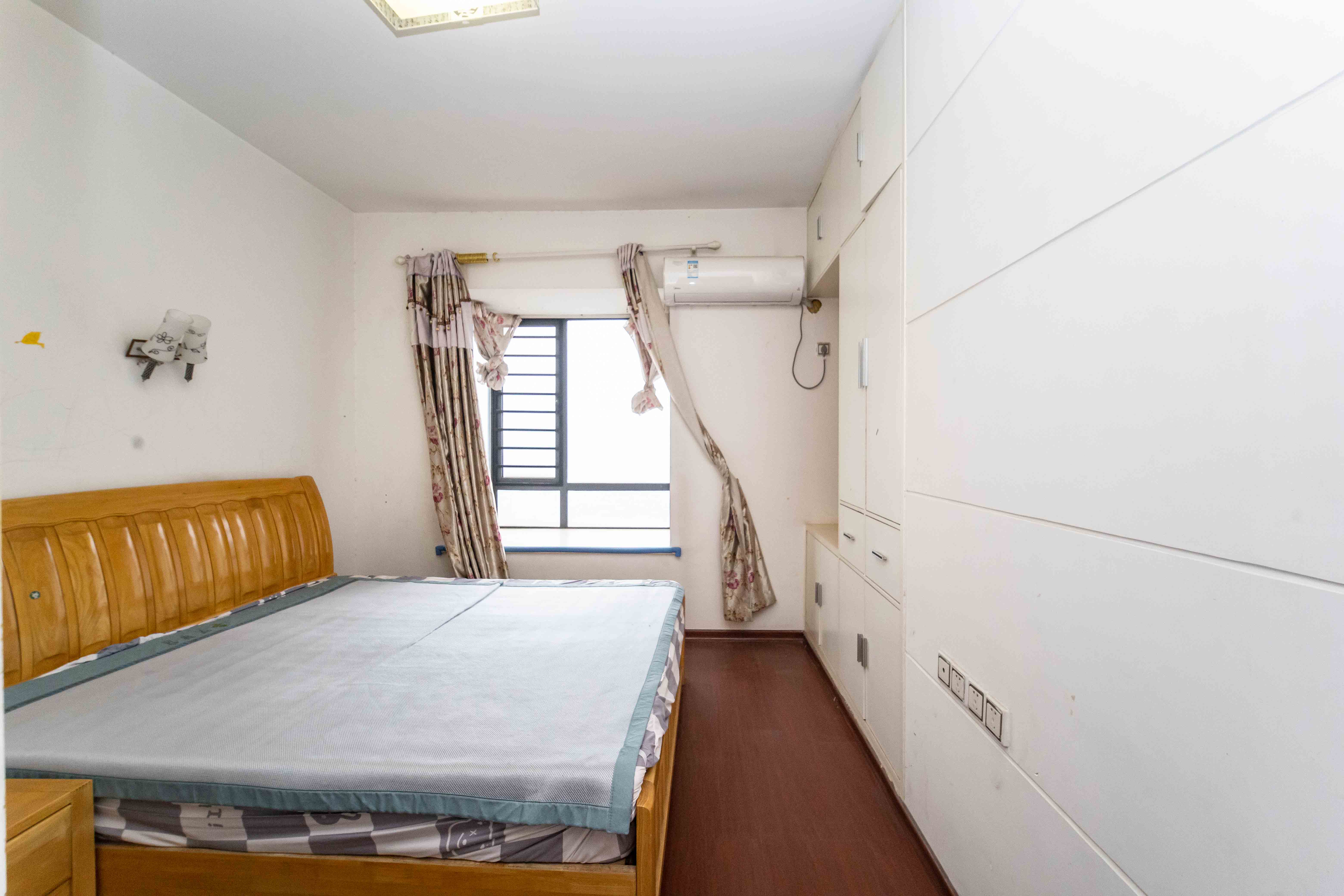 尚东紫郡  3室2厅2卫    108.0万 尚东紫郡  3室2厅2卫    108.0万卧室