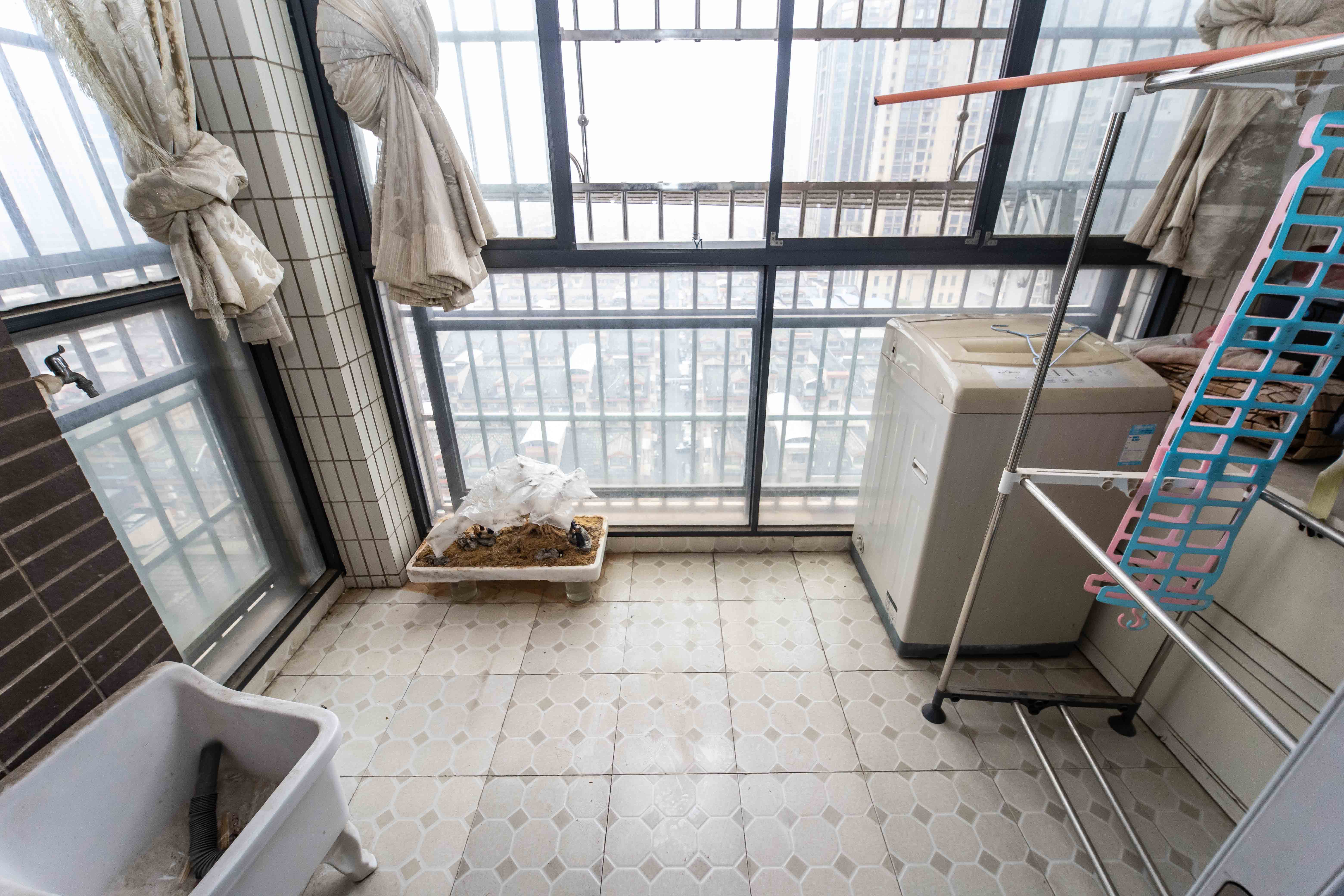 尚东紫郡  3室2厅2卫    108.0万 尚东紫郡  3室2厅2卫    108.0万阳台