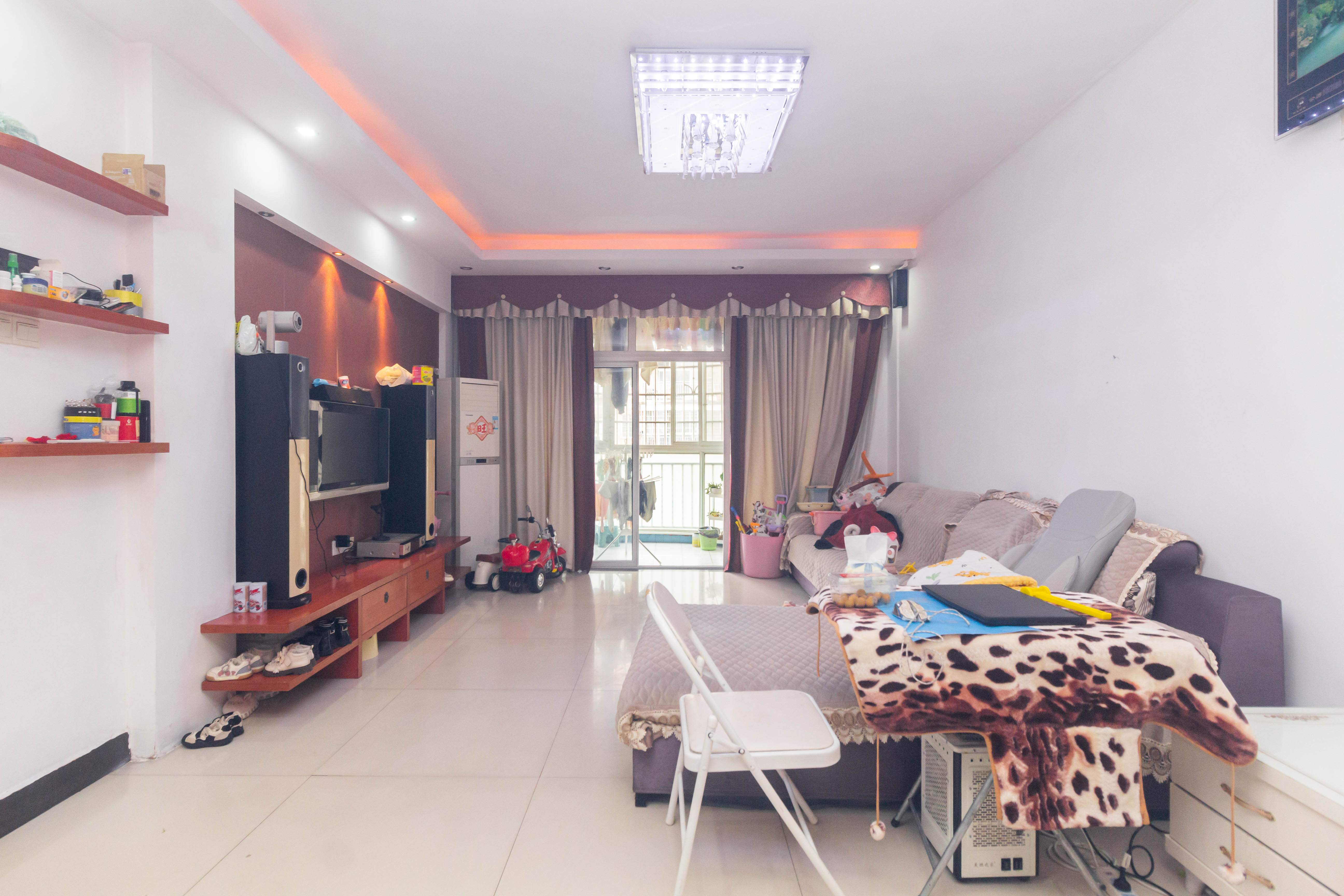 星城国际 2室2厅1卫 58.0万 星城国际 2室2厅1卫 58.0万客厅