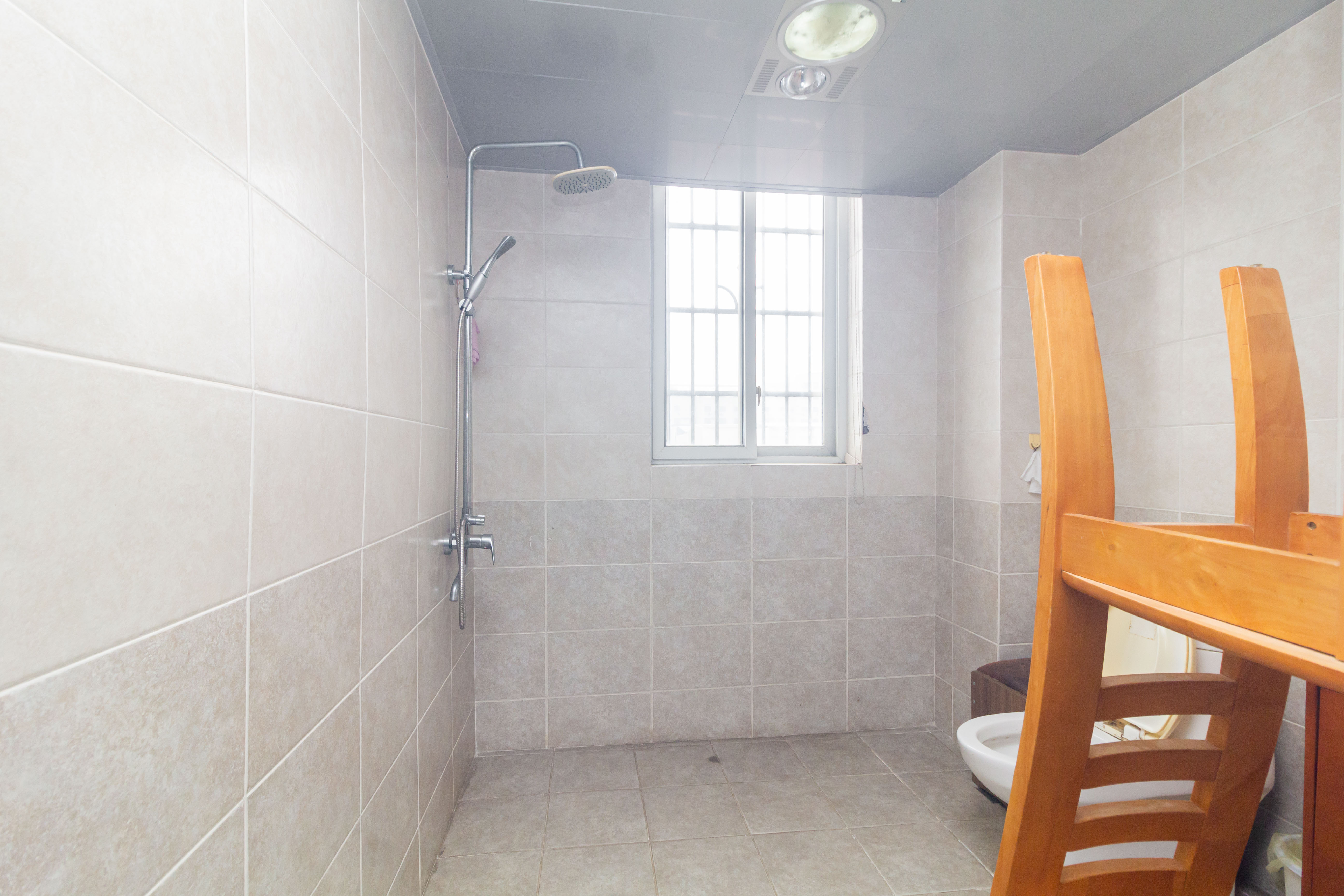 星城国际  3室2厅2卫    65.0万卫生间