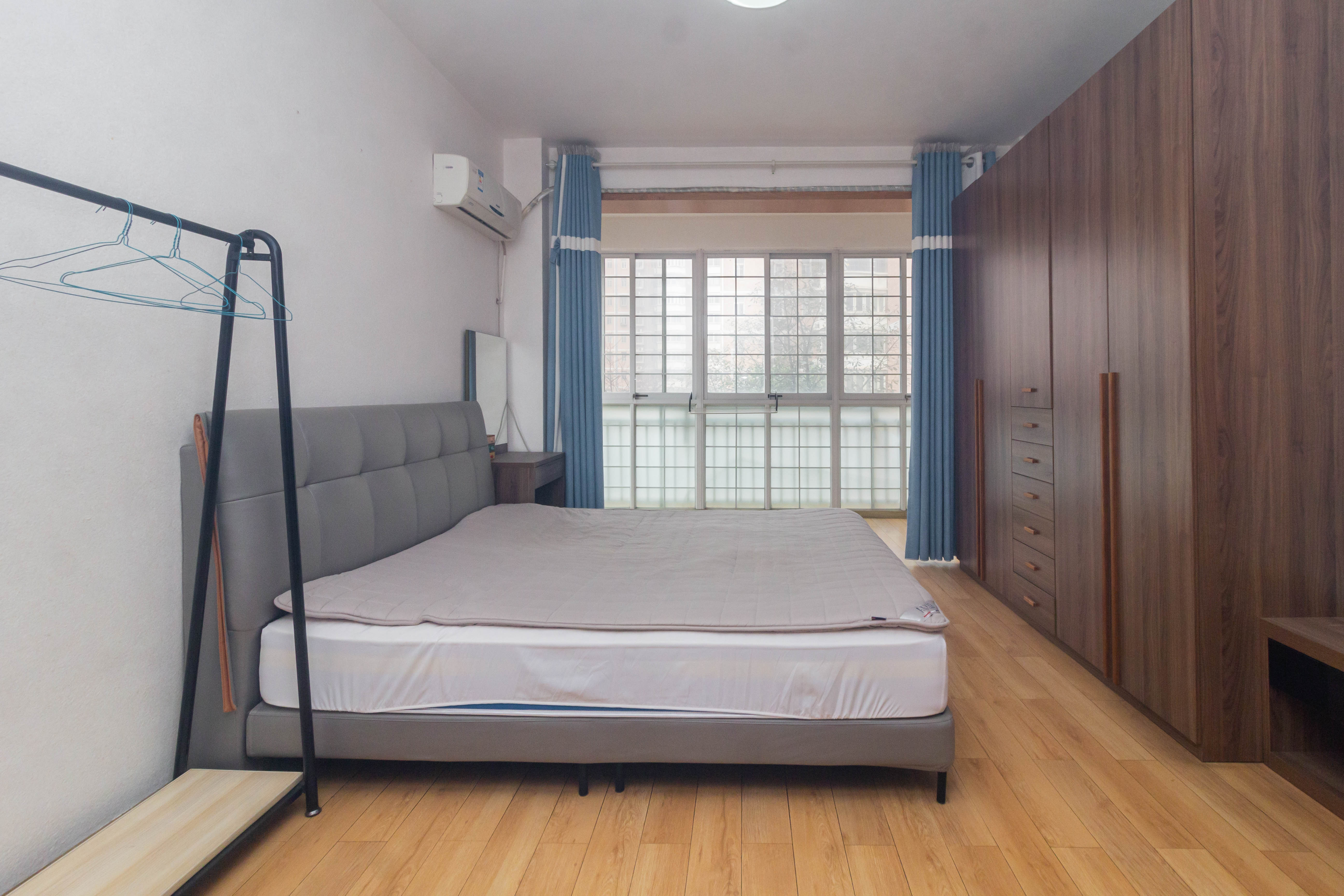 星城国际  3室2厅2卫    65.0万卧室