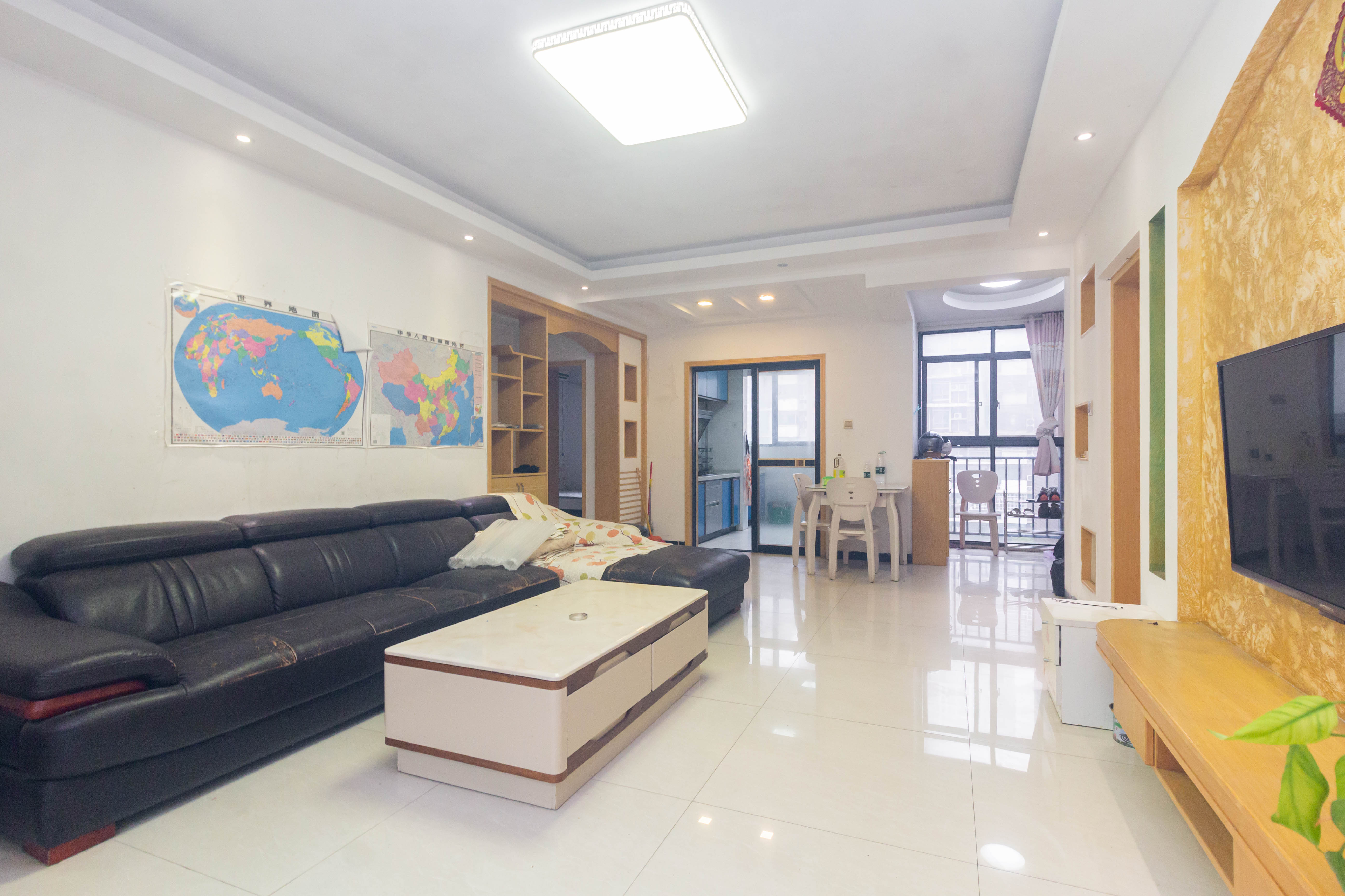 中国铁建国际城一期 3室2厅2卫 88.8万 中国铁建国际城一期 3室2厅2卫 88.8万客厅