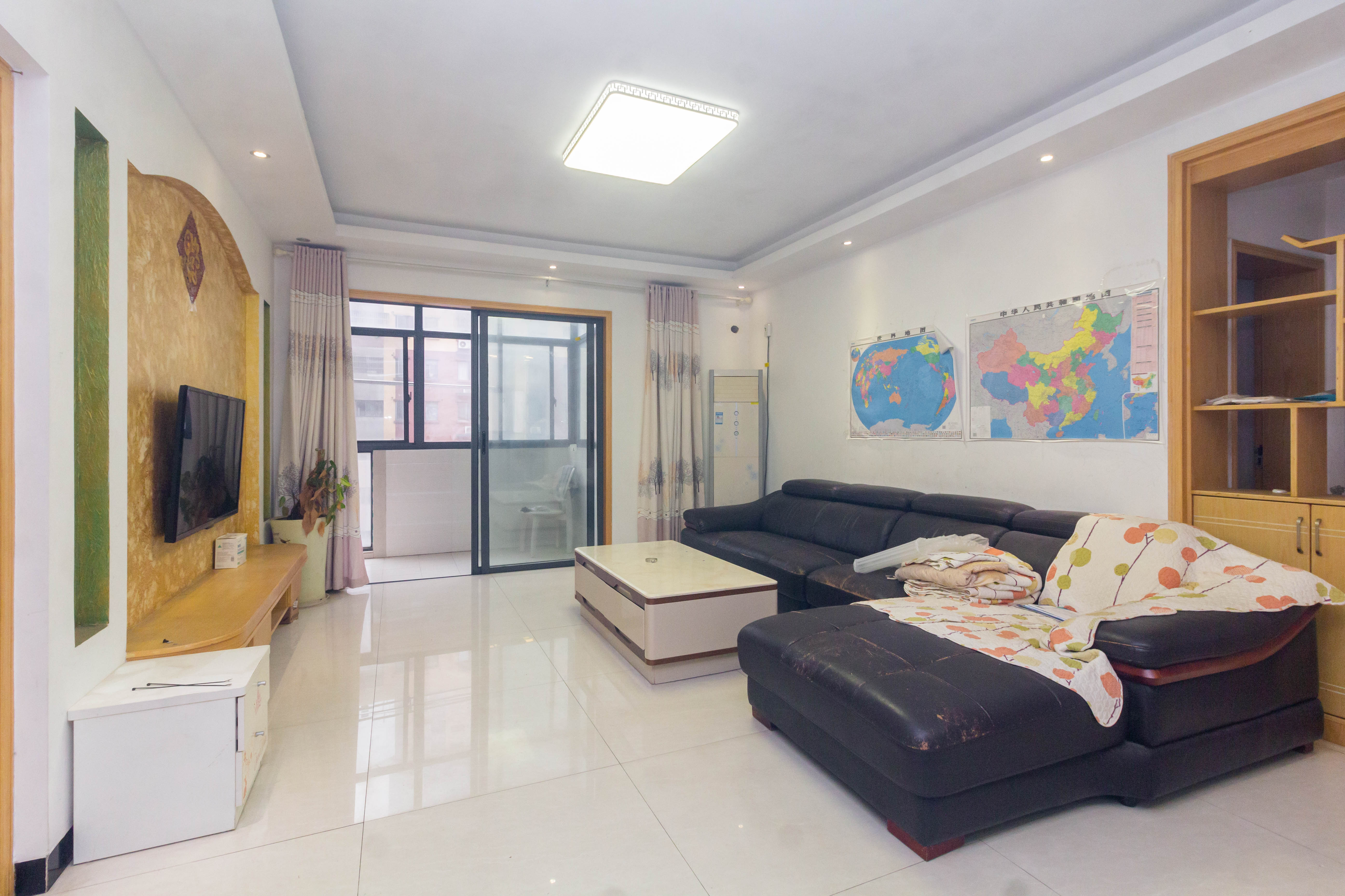 中国铁建国际城一期 3室2厅2卫 88.8万 中国铁建国际城一期 3室2厅2卫 88.8万客厅