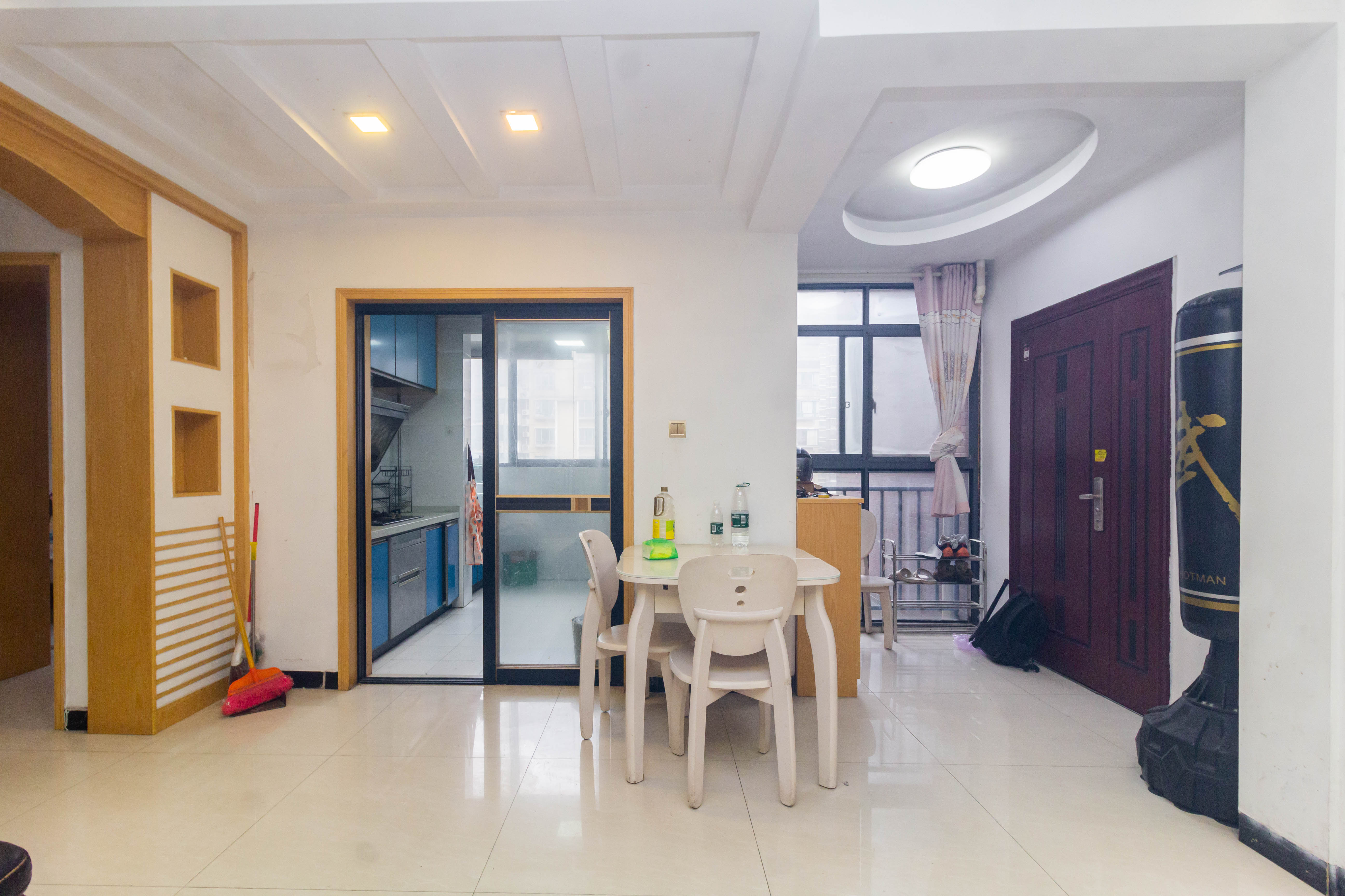 中国铁建国际城一期 3室2厅2卫 88.8万 中国铁建国际城一期 3室2厅2卫 88.8万客厅