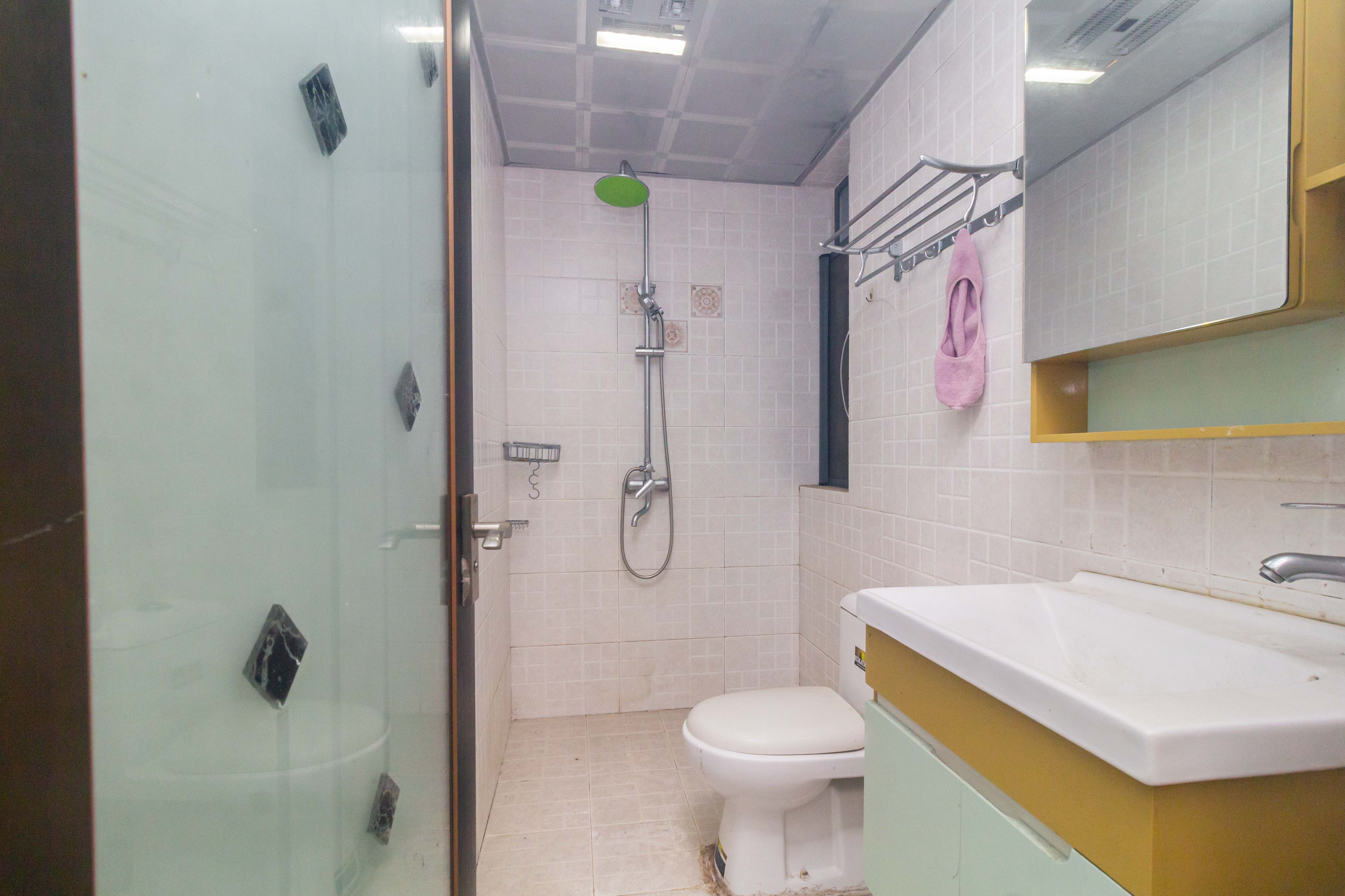 中国铁建国际城一期 3室2厅2卫 88.8万 中国铁建国际城一期 3室2厅2卫 88.8万卫生间