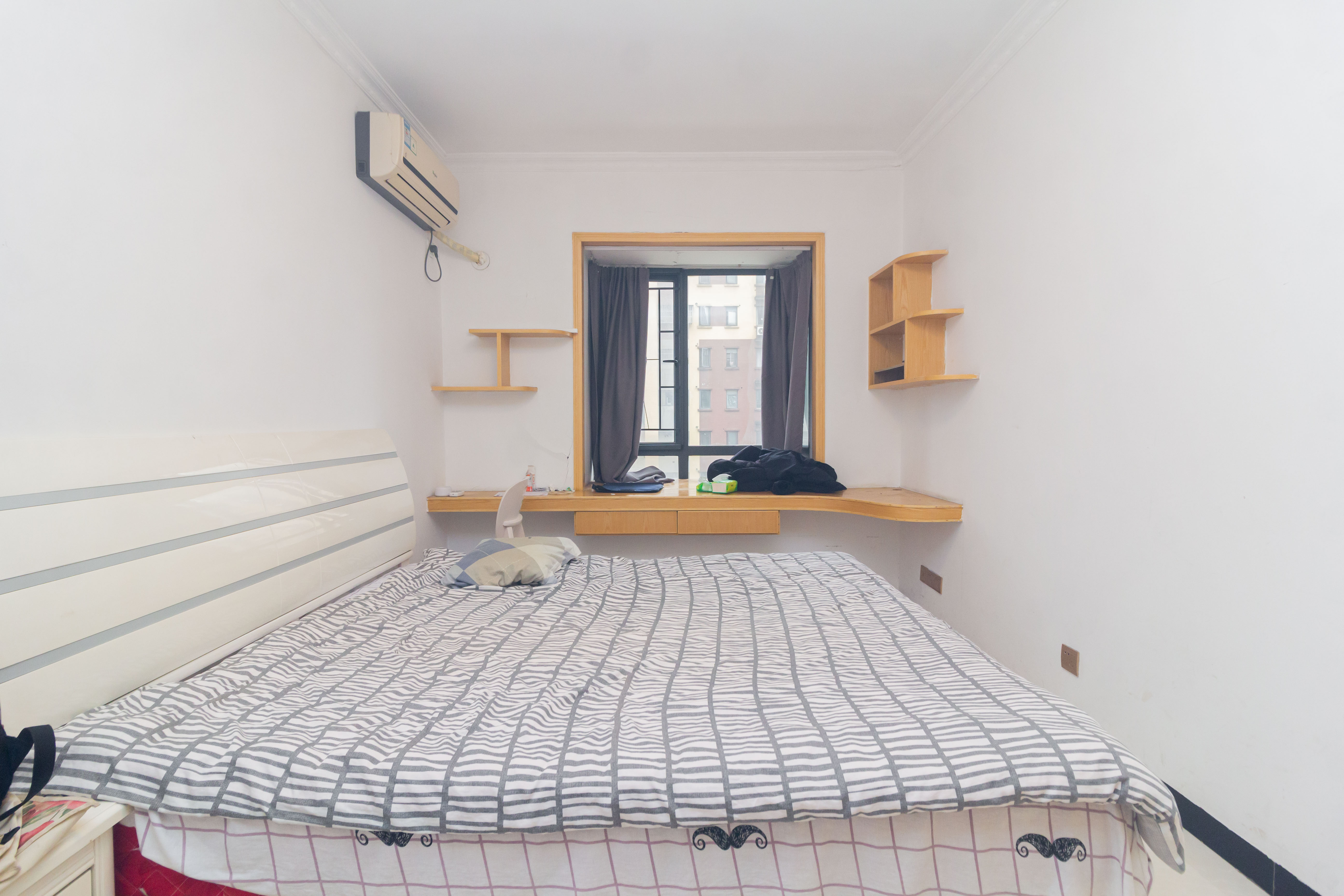 中国铁建国际城一期 3室2厅2卫 88.8万 中国铁建国际城一期 3室2厅2卫 88.8万卧室