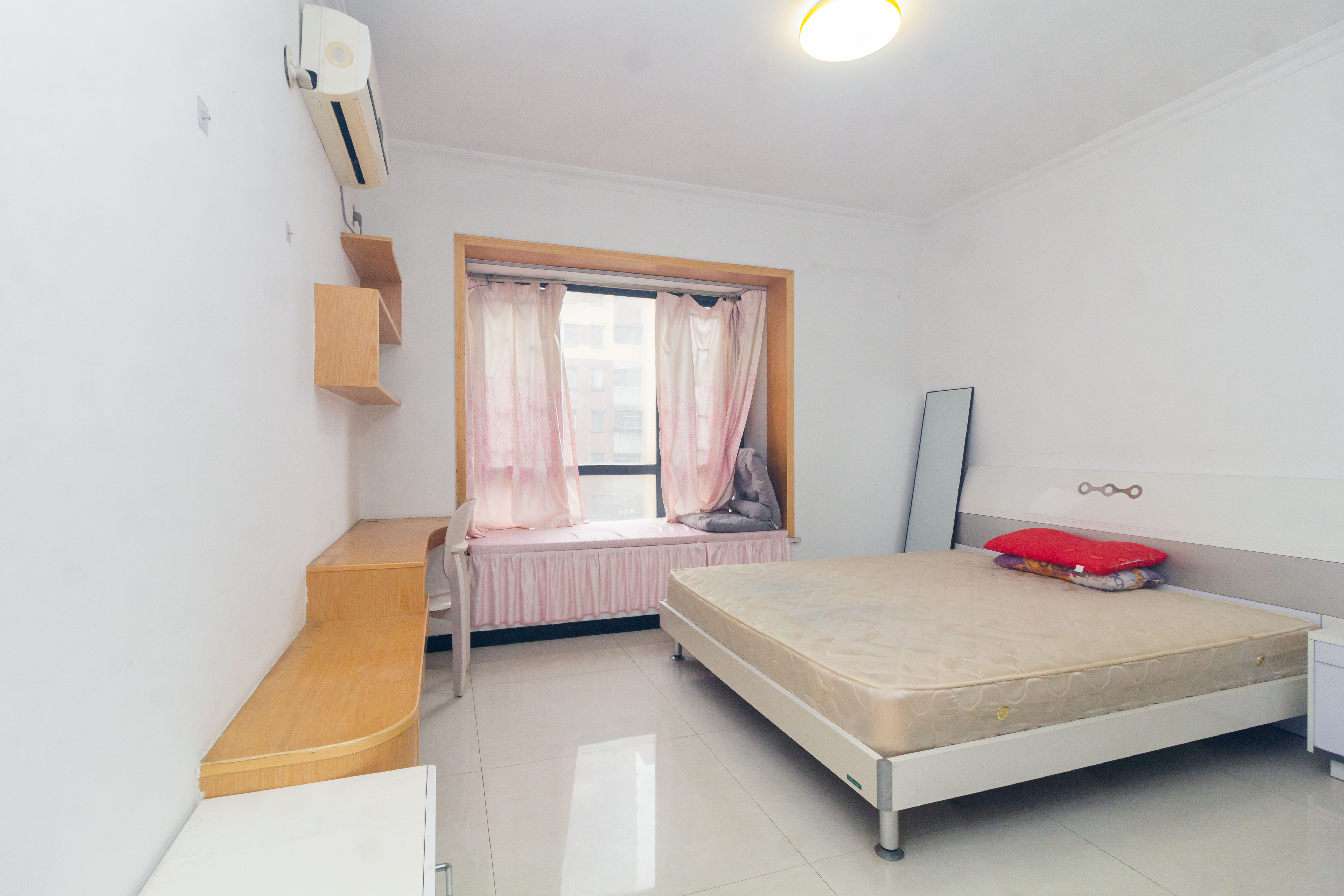 中国铁建国际城一期 3室2厅2卫 88.8万 中国铁建国际城一期 3室2厅2卫 88.8万卧室