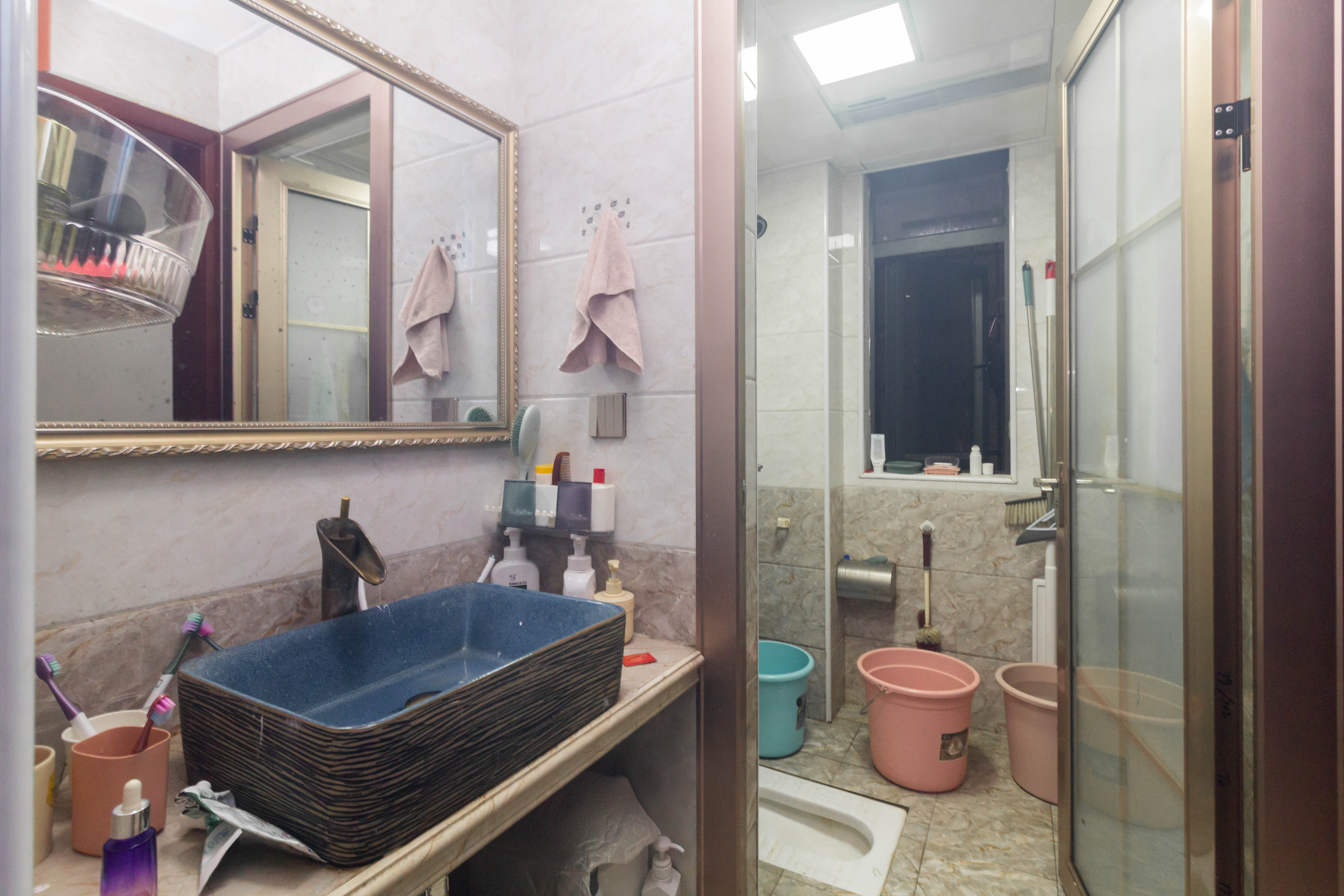 康桥长郡 3室2厅1卫 53.68万 康桥长郡 3室2厅1卫 53.68万卫生间