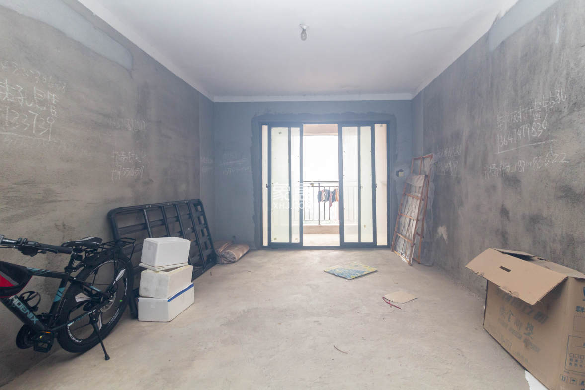 海德公园  4室2厅1卫    66.8万 海德公园  4室2厅1卫    66.8万客厅