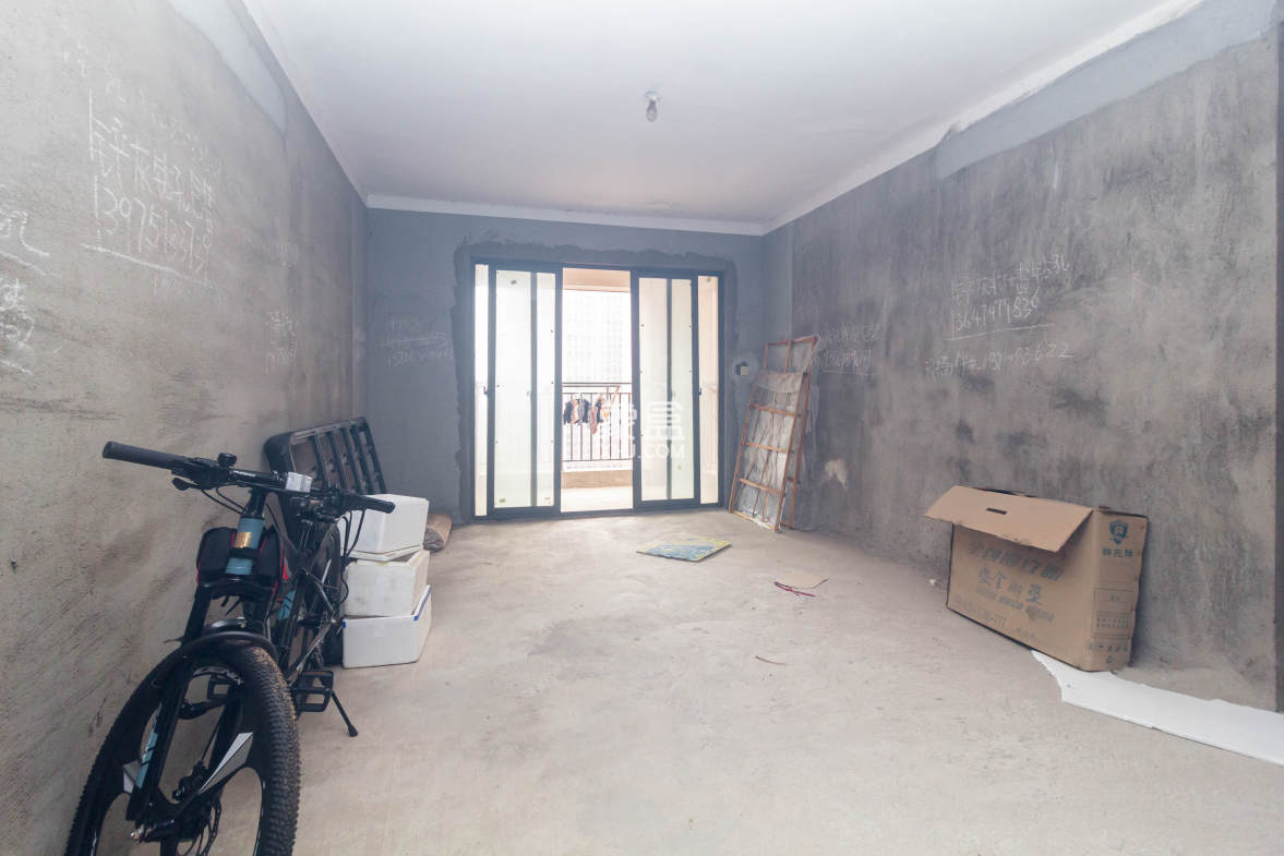 海德公园  4室2厅1卫    66.8万 海德公园  4室2厅1卫    66.8万客厅