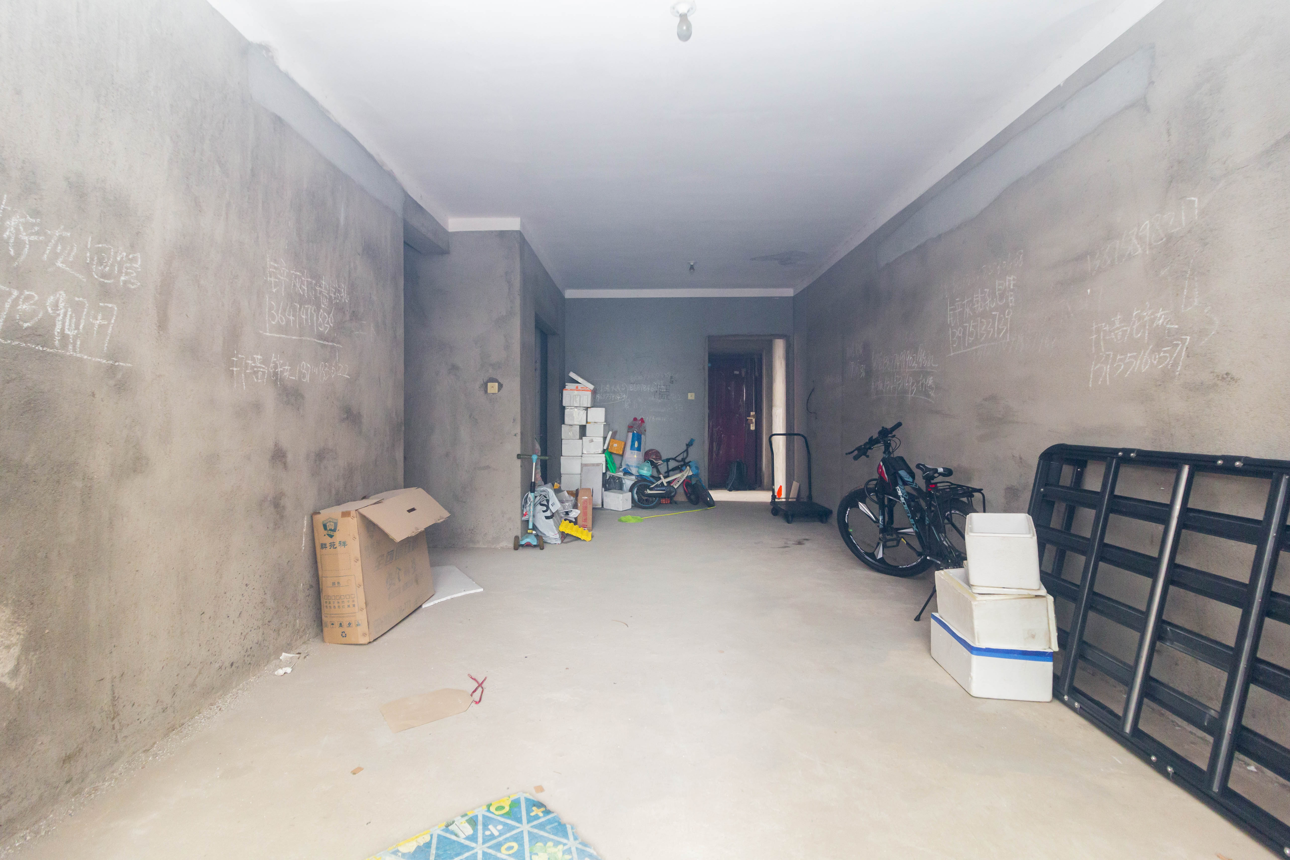 海德公园  4室2厅1卫    66.8万 海德公园  4室2厅1卫    66.8万客厅