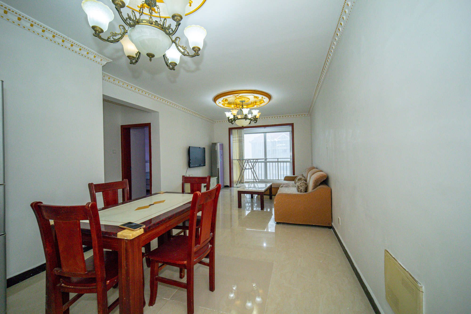 恒广国际景园一二区 2室2厅1卫 58.0万 恒广国际景园一二区 2室2厅1卫 58.0万客厅