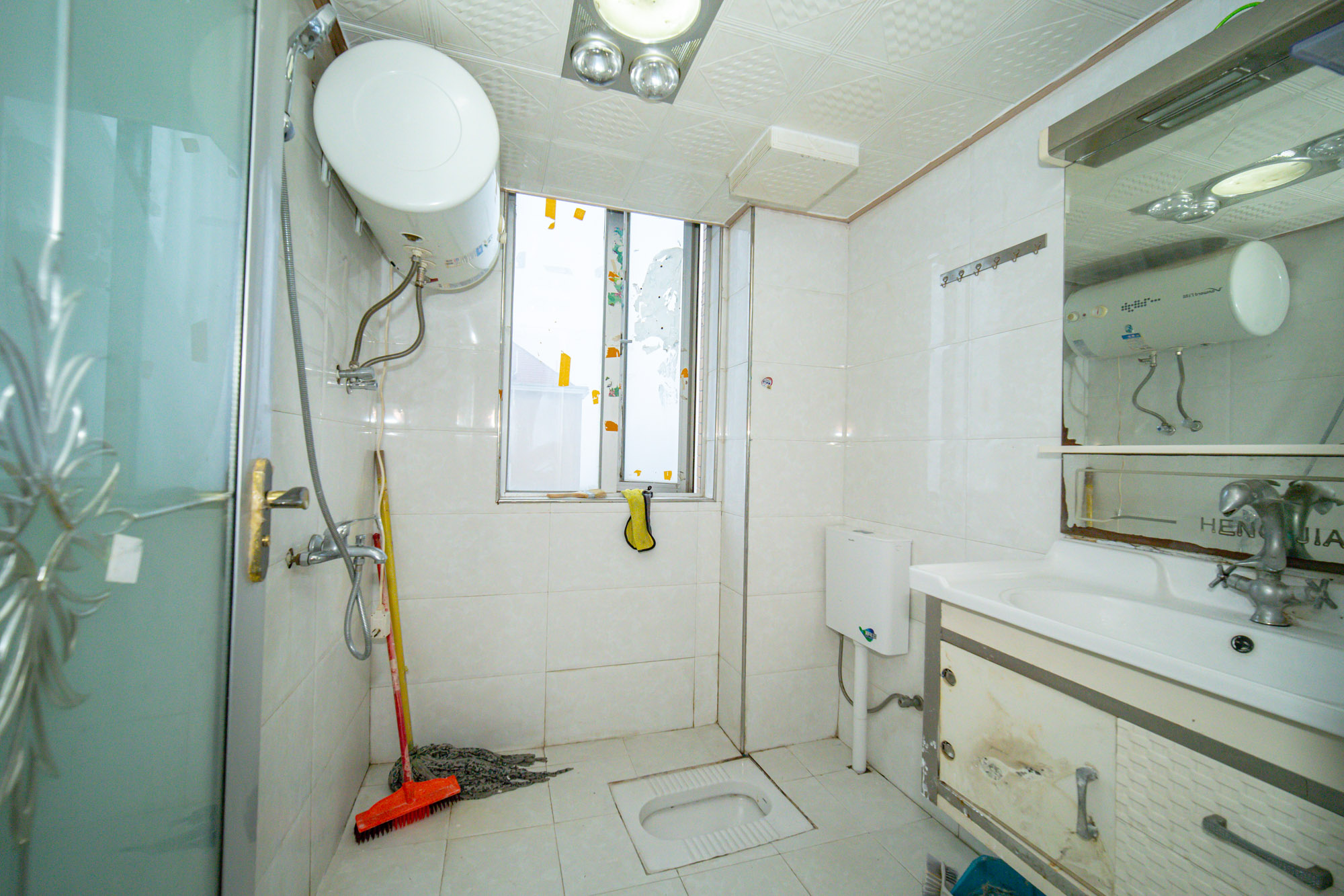 恒广国际景园一二区 2室2厅1卫 58.0万 恒广国际景园一二区 2室2厅1卫 58.0万卫生间