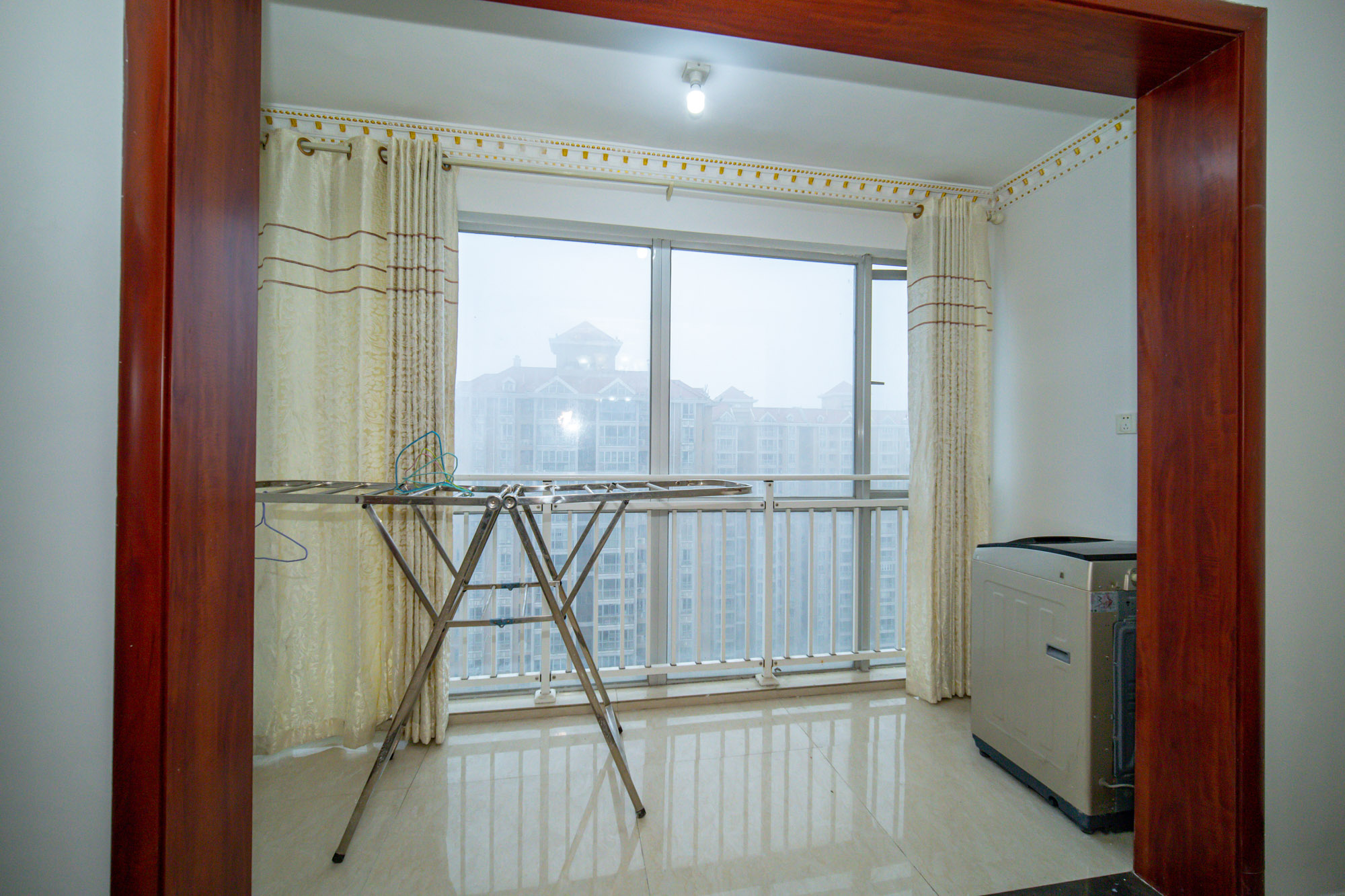 恒广国际景园一二区 2室2厅1卫 58.0万 恒广国际景园一二区 2室2厅1卫 58.0万阳台