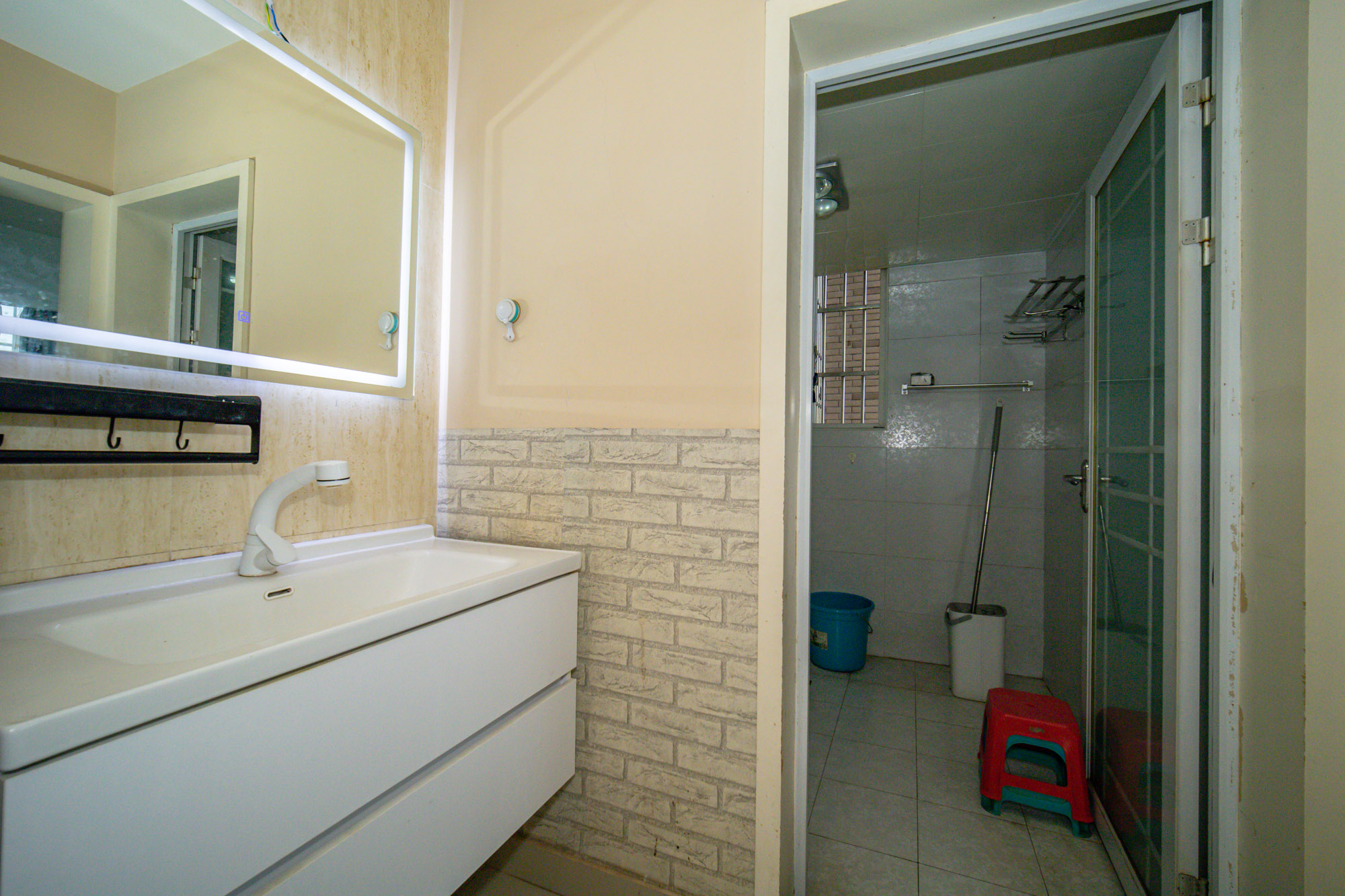 紫晶城 2室2厅1卫 52.8万 紫晶城 2室2厅1卫 52.8万卫生间