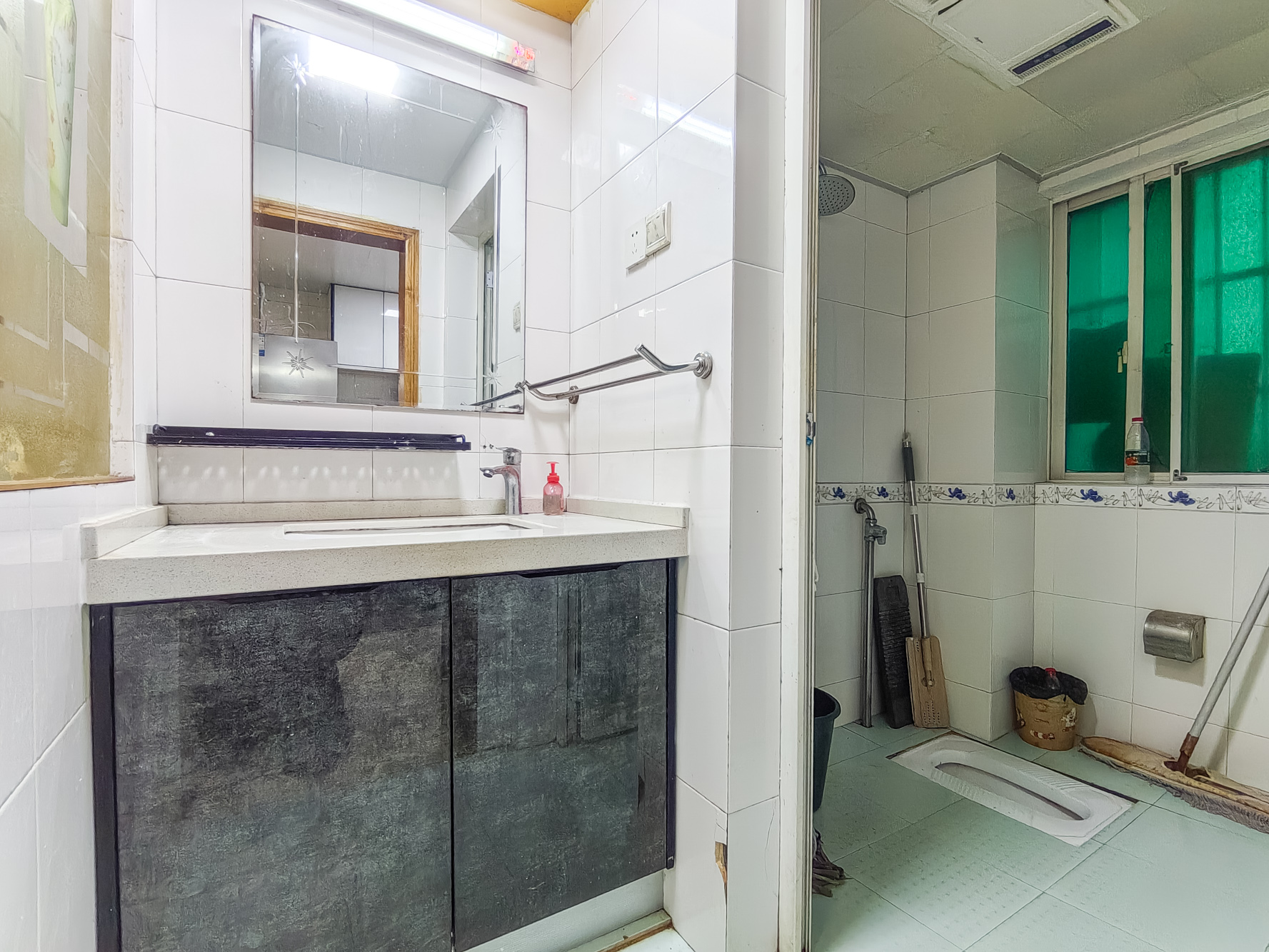 星城雅郡 3室2厅1卫 56.0万 星城雅郡 3室2厅1卫 56.0万卫生间