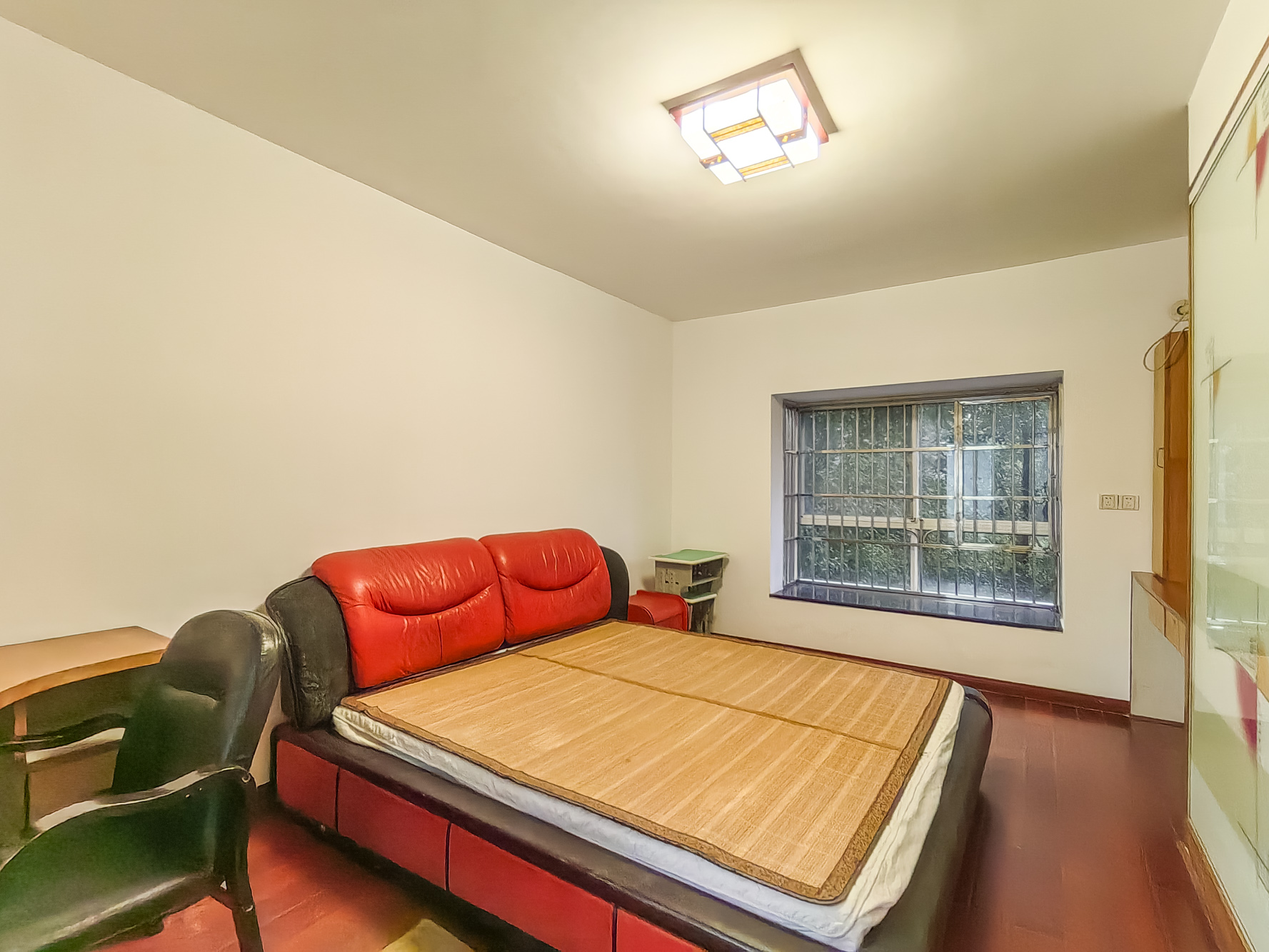 星城雅郡 3室2厅1卫 56.0万 星城雅郡 3室2厅1卫 56.0万卧室