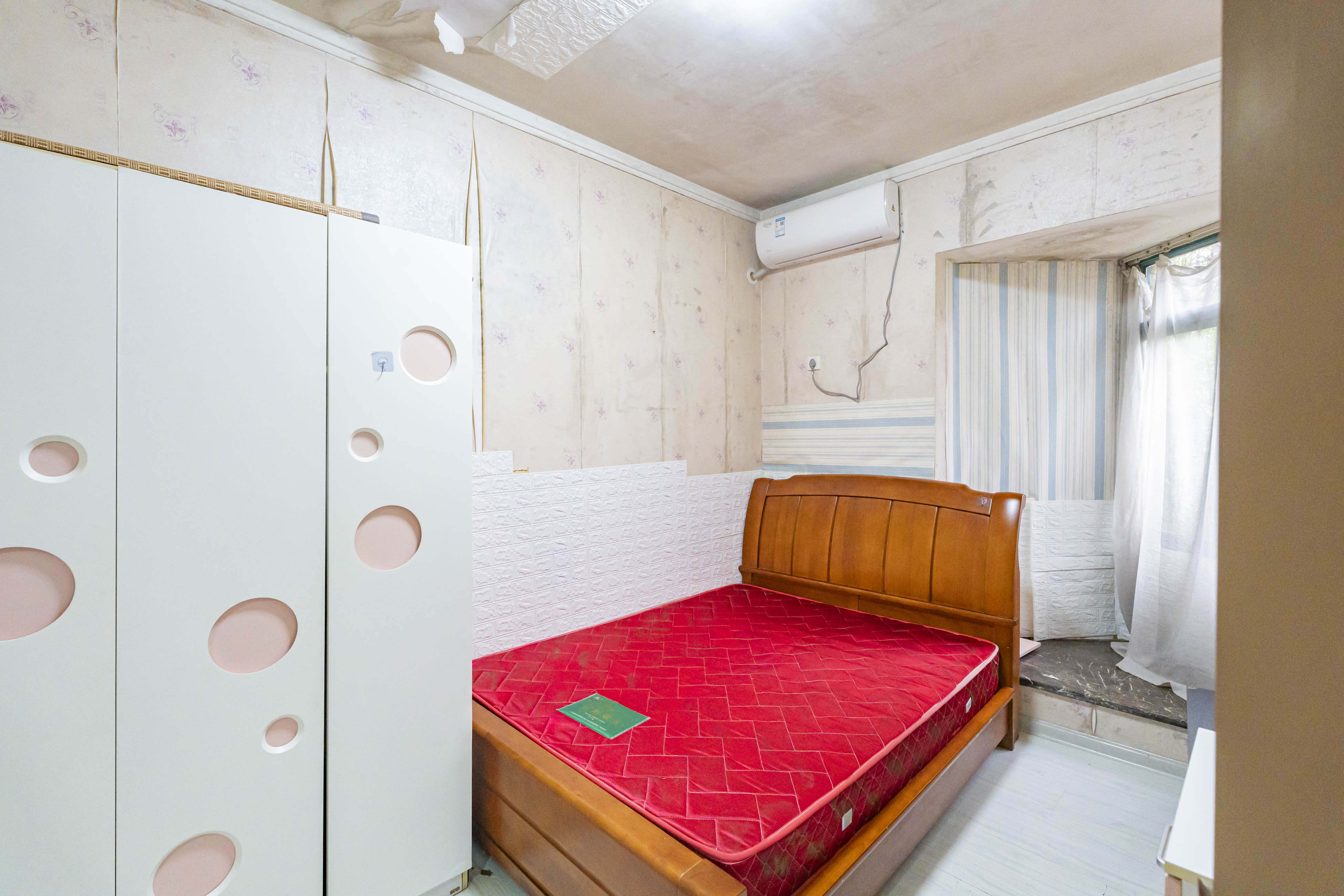 圣爵菲斯  2室2厅1卫    68.0万 圣爵菲斯  2室2厅1卫    68.0万卧室