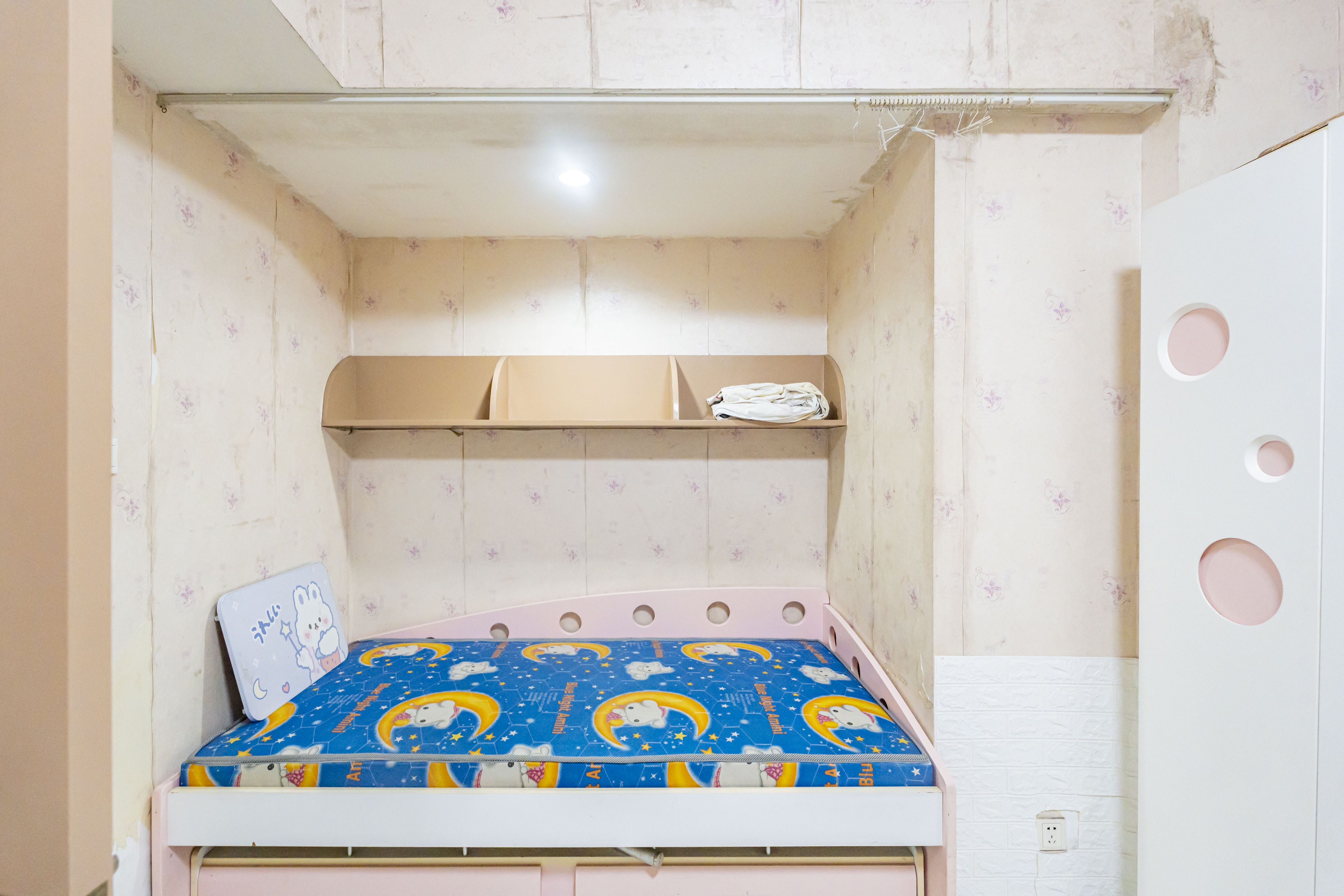 圣爵菲斯  2室2厅1卫    68.0万 圣爵菲斯  2室2厅1卫    68.0万卧室